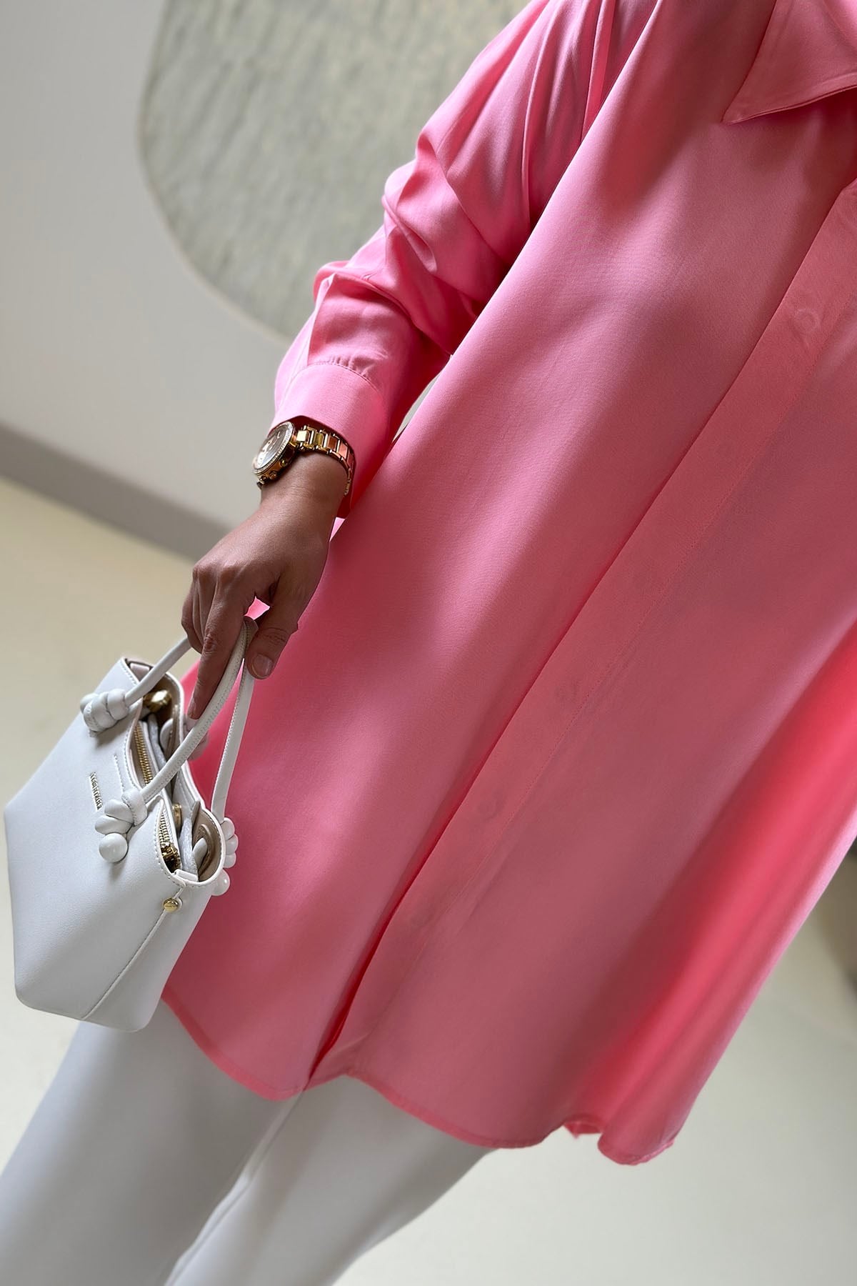 Tesettür Tunik ModelleriÖnü Gizli Düğmeli Büyük Yakalı Tensel Kadın Tunik Pembe EYL 2208
