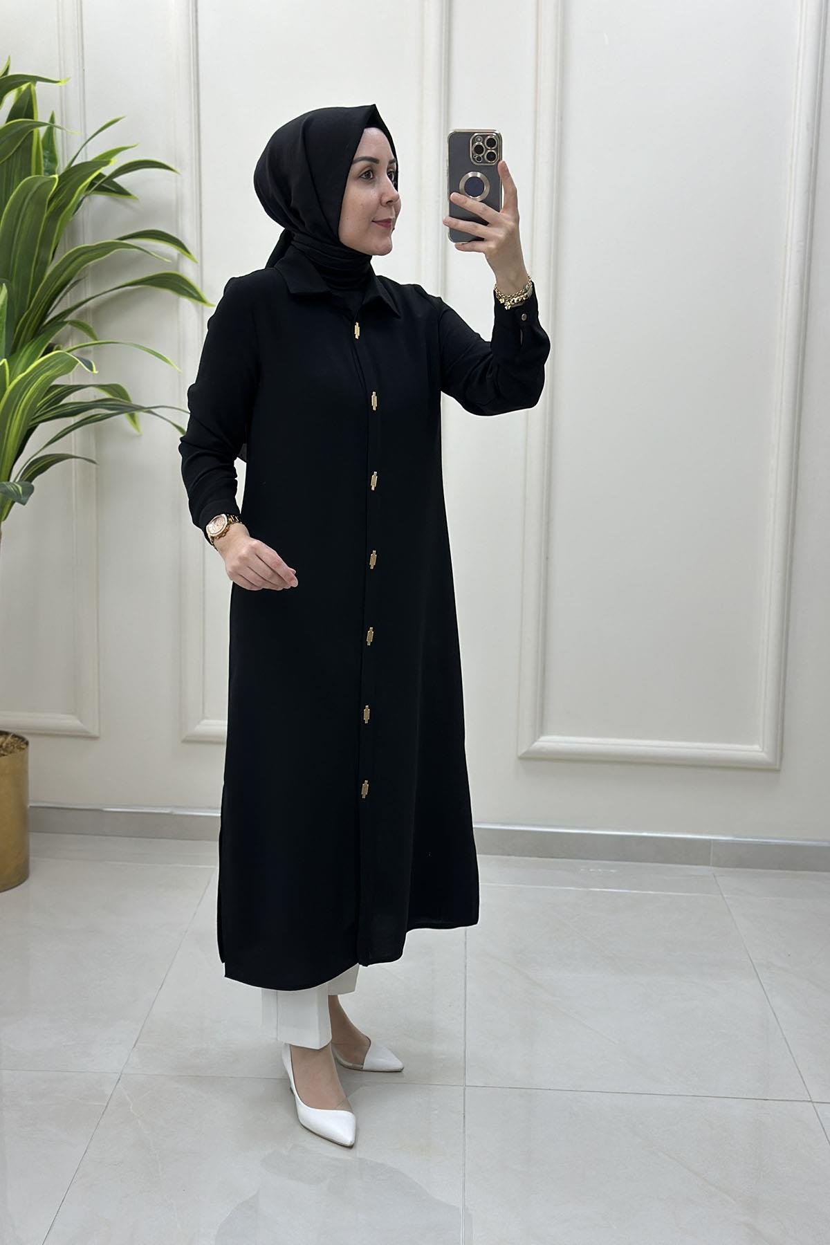 Tesettür Tunik ModelleriÖnü Gold Aksesuarlı Çıtçıtlı Uzun Kadın Tunik Siyah HYA 1532
