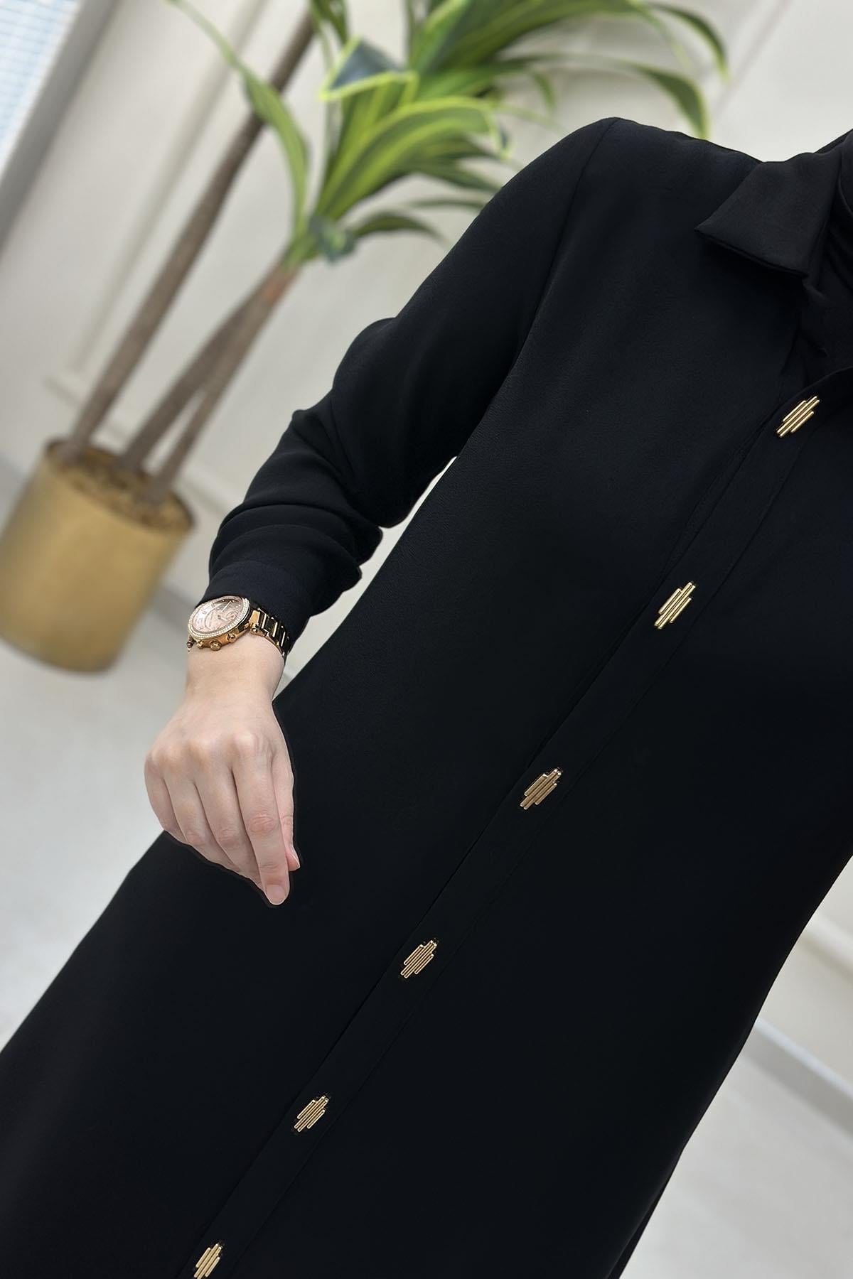 Tesettür Tunik ModelleriÖnü Gold Aksesuarlı Çıtçıtlı Uzun Kadın Tunik Siyah HYA 1532
