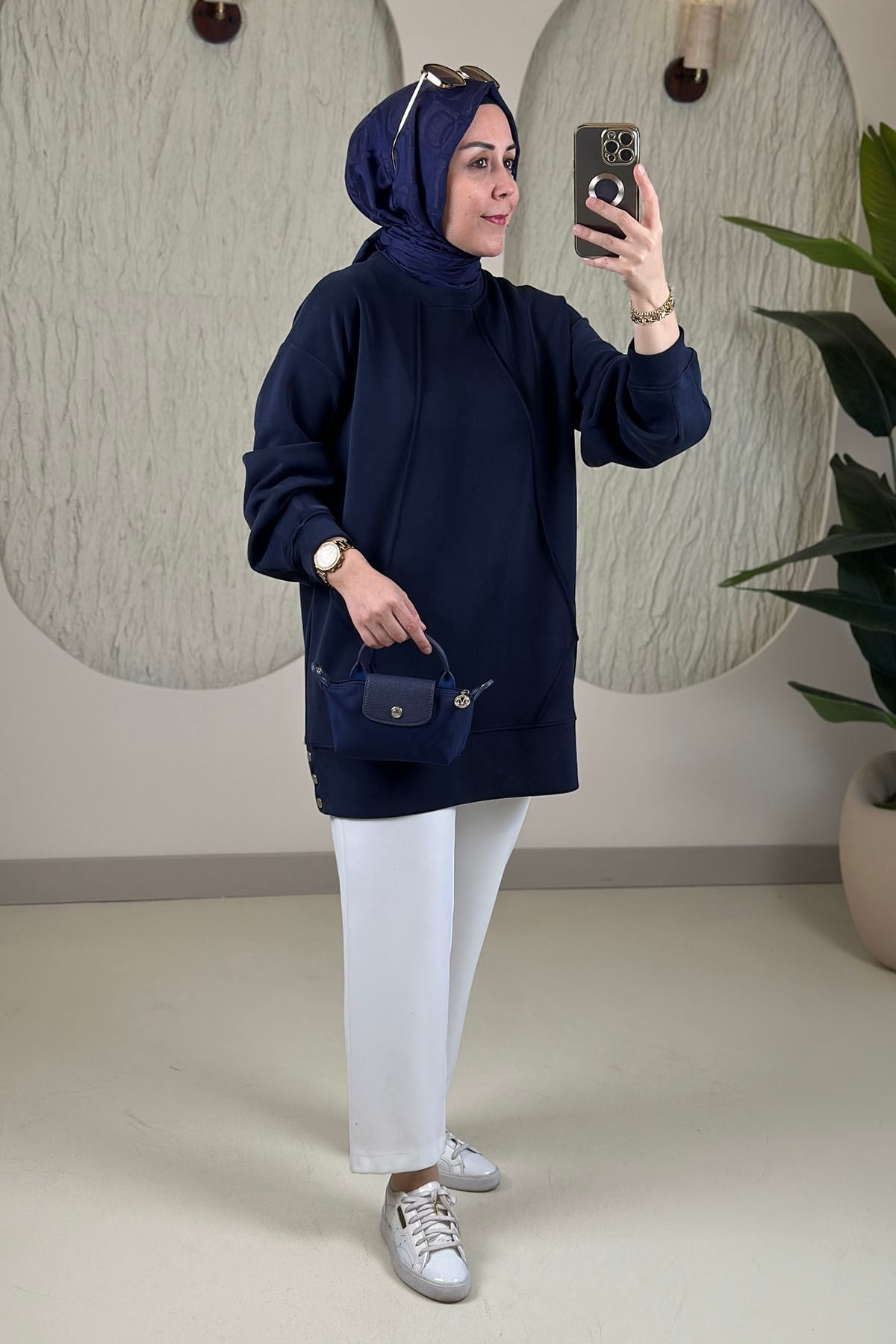 Tesettür Tunik ModelleriÖnü Nervürlü Yanları Çıtçıtlı Kupra Oysho Kadın Tunik Lacivert EYL 2243