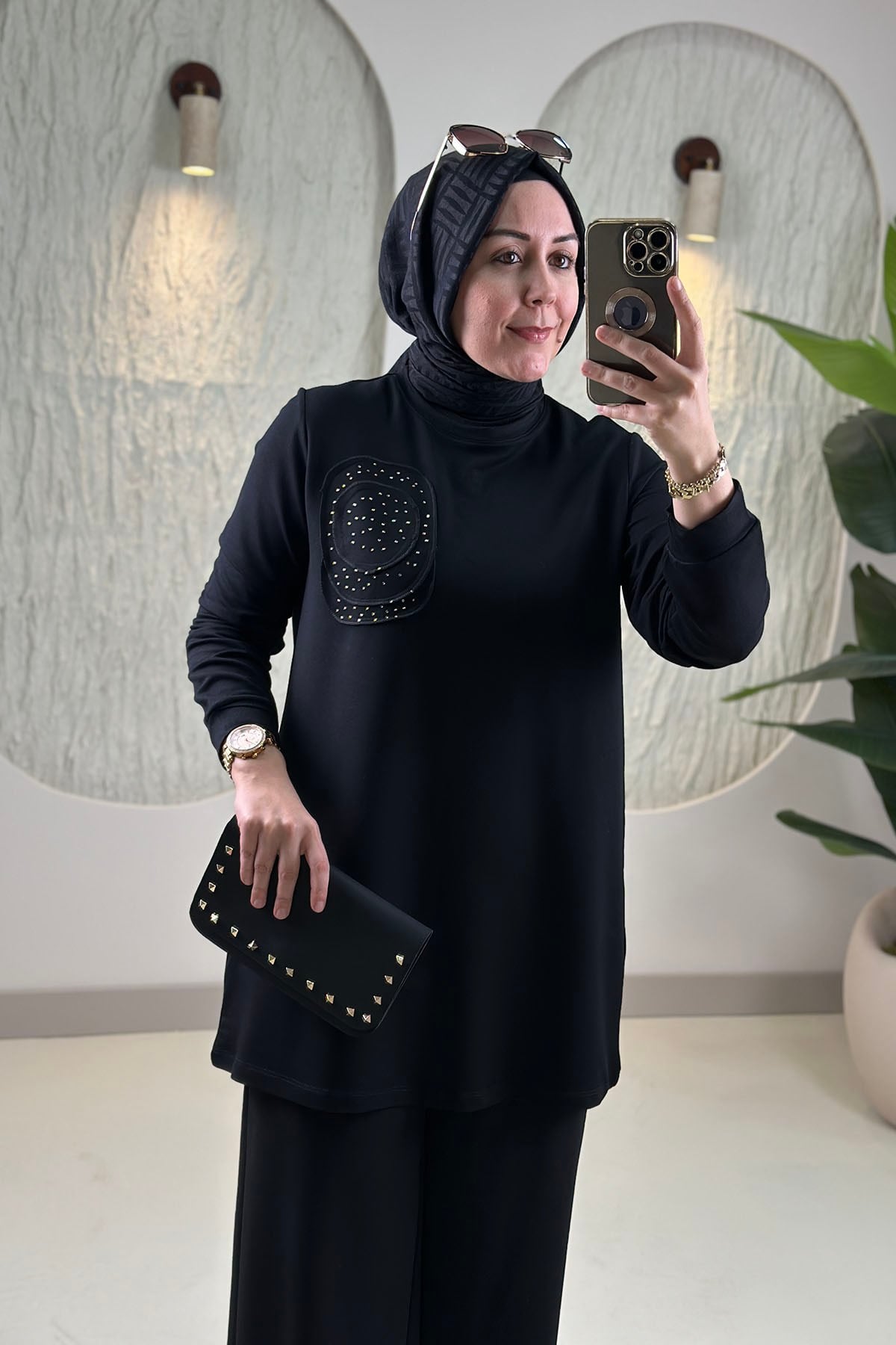 Tesettür Tunik ModelleriÖnü Taş Detaylı Basic Kadın Tunik Siyah KADO 268188