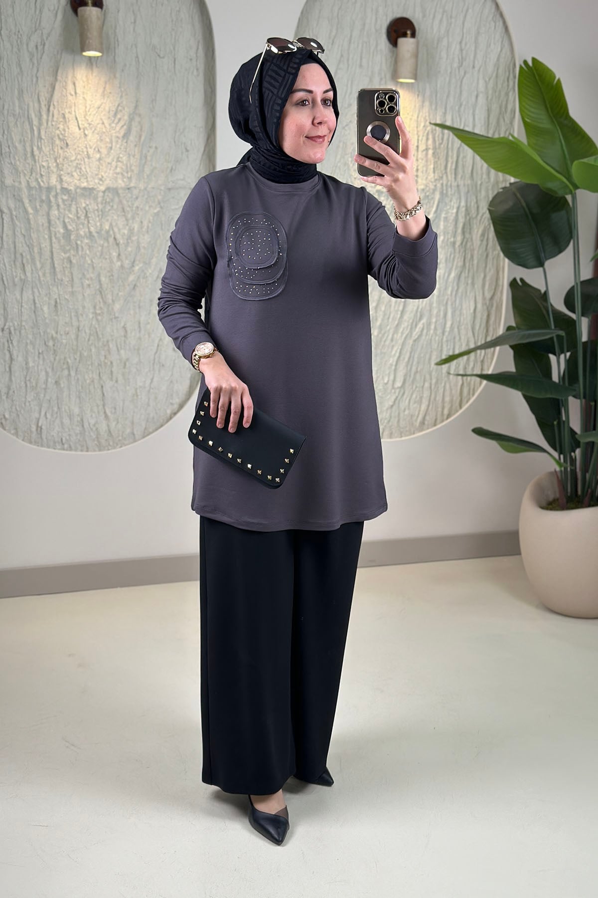 Tesettür Tunik ModelleriÖnü Taş Detaylı Basic Kadın Tunik Gri KADO 268188