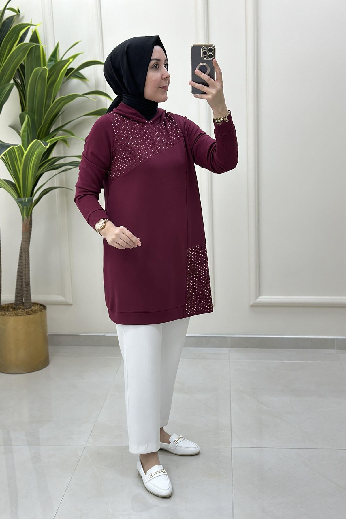 Tesettür Tunik ModelleriÖnü Taş Detaylı Kapüşonlu Kadın Tunik Açık Bordo KADO 251072