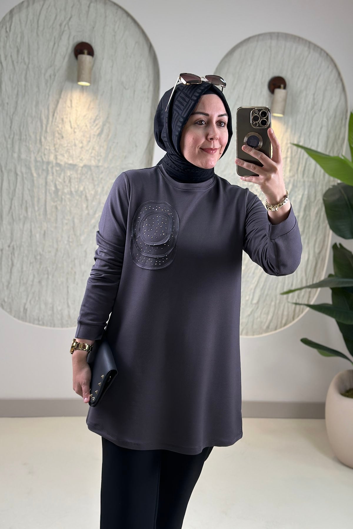 Tesettür Tunik ModelleriÖnü Taş Detaylı Basic Kadın Tunik Gri KADO 268188