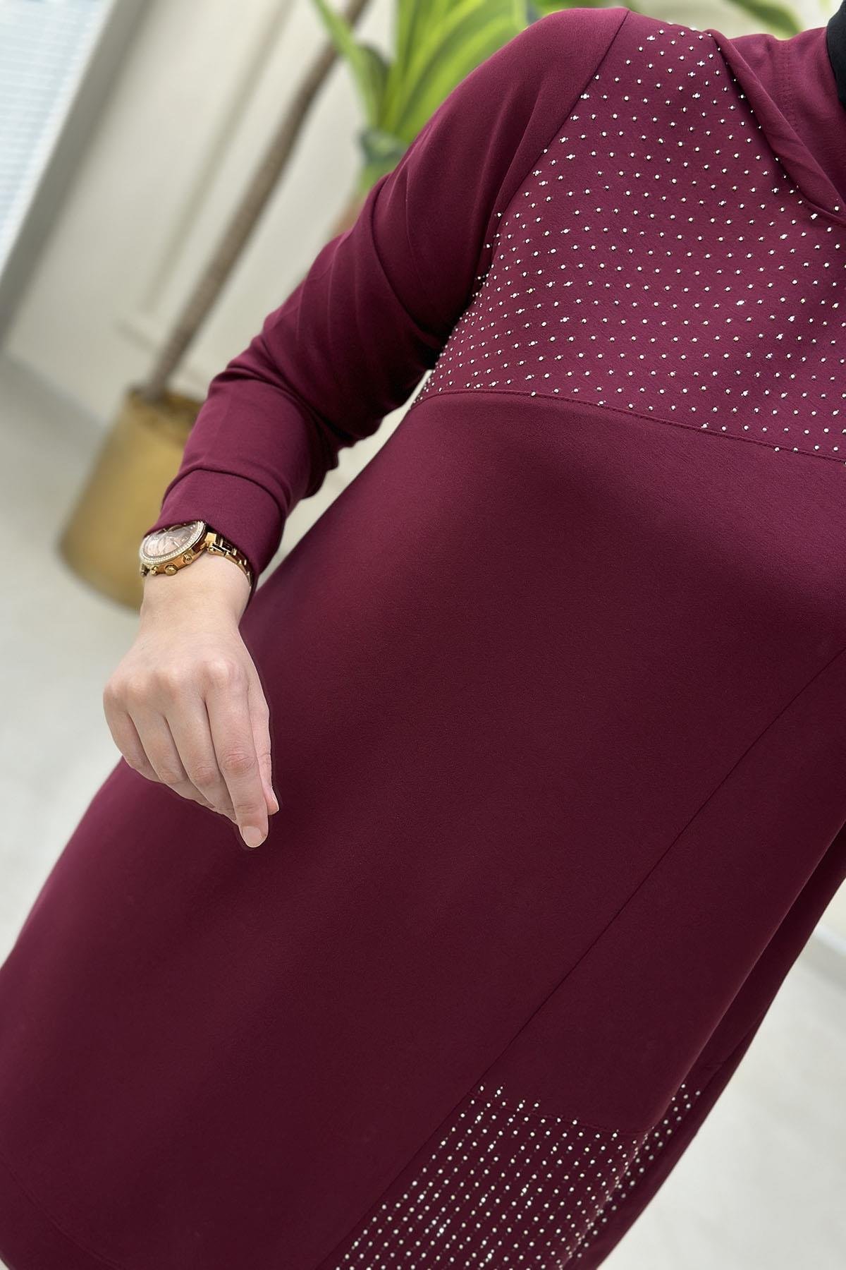 Tesettür Tunik ModelleriÖnü Taş Detaylı Kapüşonlu Kadın Tunik Açık Bordo KADO 251072