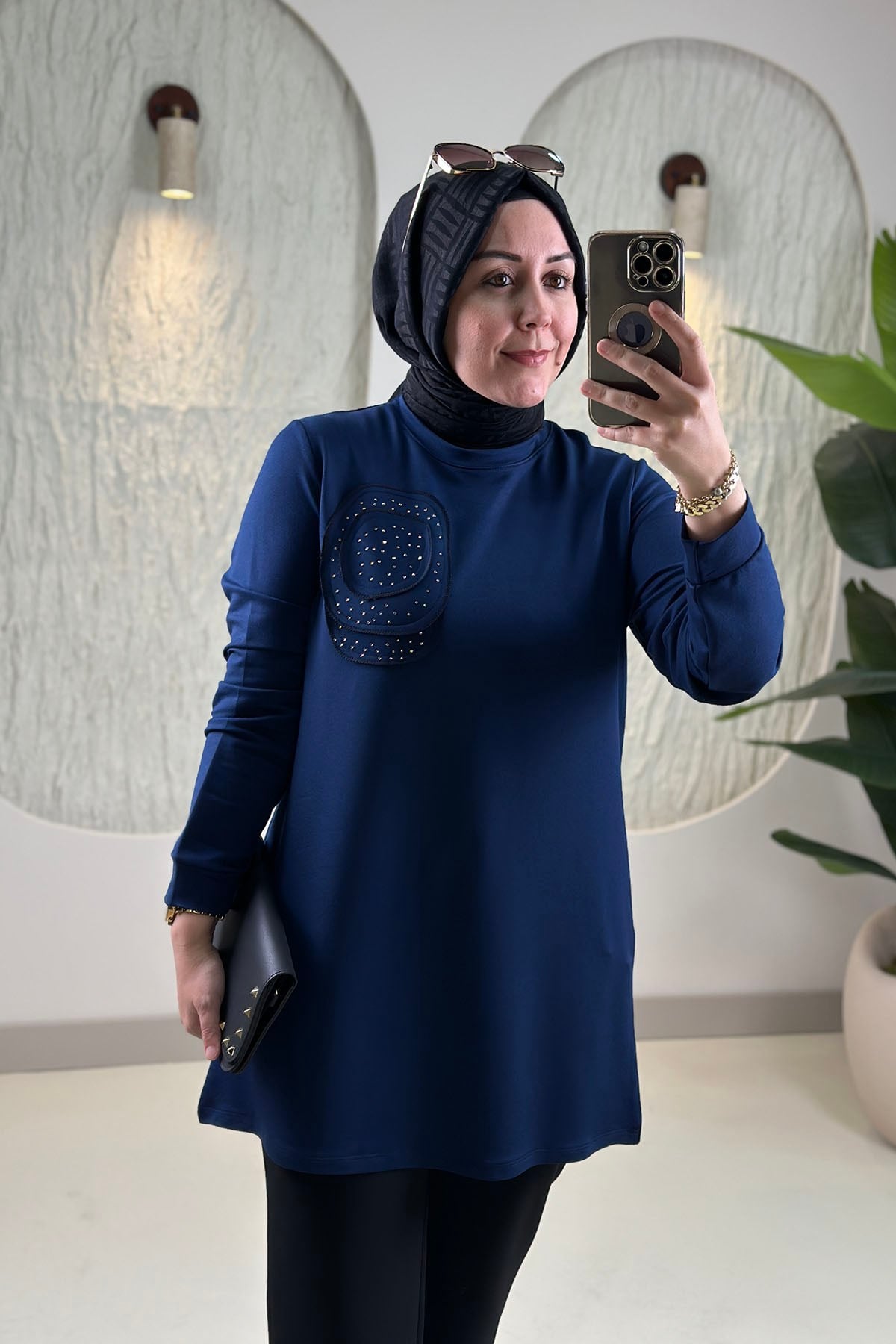 Tesettür Tunik ModelleriÖnü Taş Detaylı Basic Kadın Tunik Lacivert KADO 268188