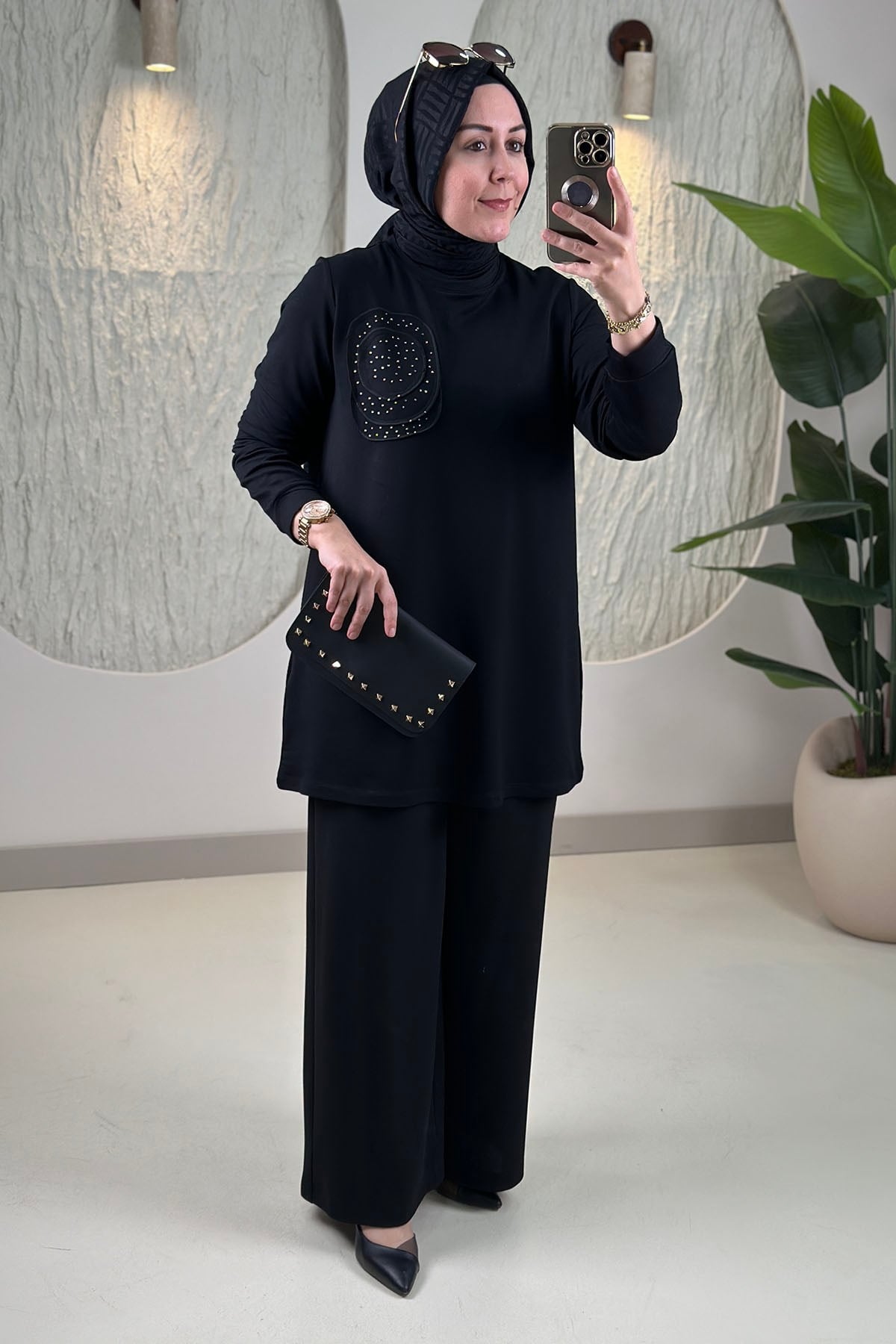 Tesettür Tunik ModelleriÖnü Taş Detaylı Basic Kadın Tunik Siyah KADO 268188