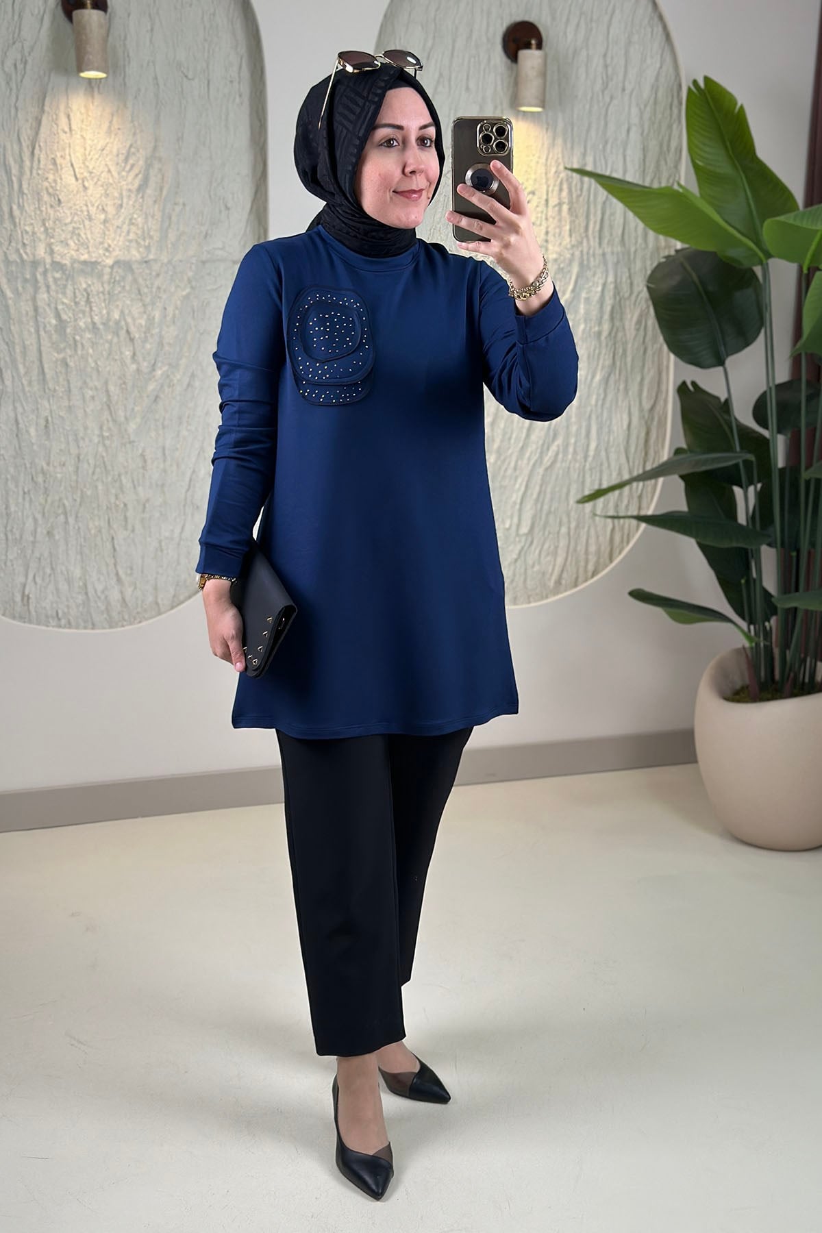 Tesettür Tunik ModelleriÖnü Taş Detaylı Basic Kadın Tunik Lacivert KADO 268188