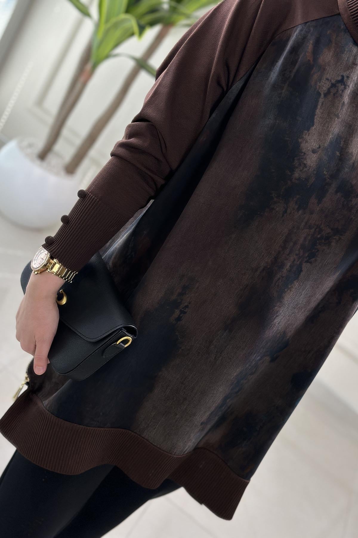 Tesettür Tunik ModelleriÖnü ve Arkası Qupra Reglan Kol Merserize Detaylı Fermuarlı Kadın Tunik Kahverengi KADO 2725149