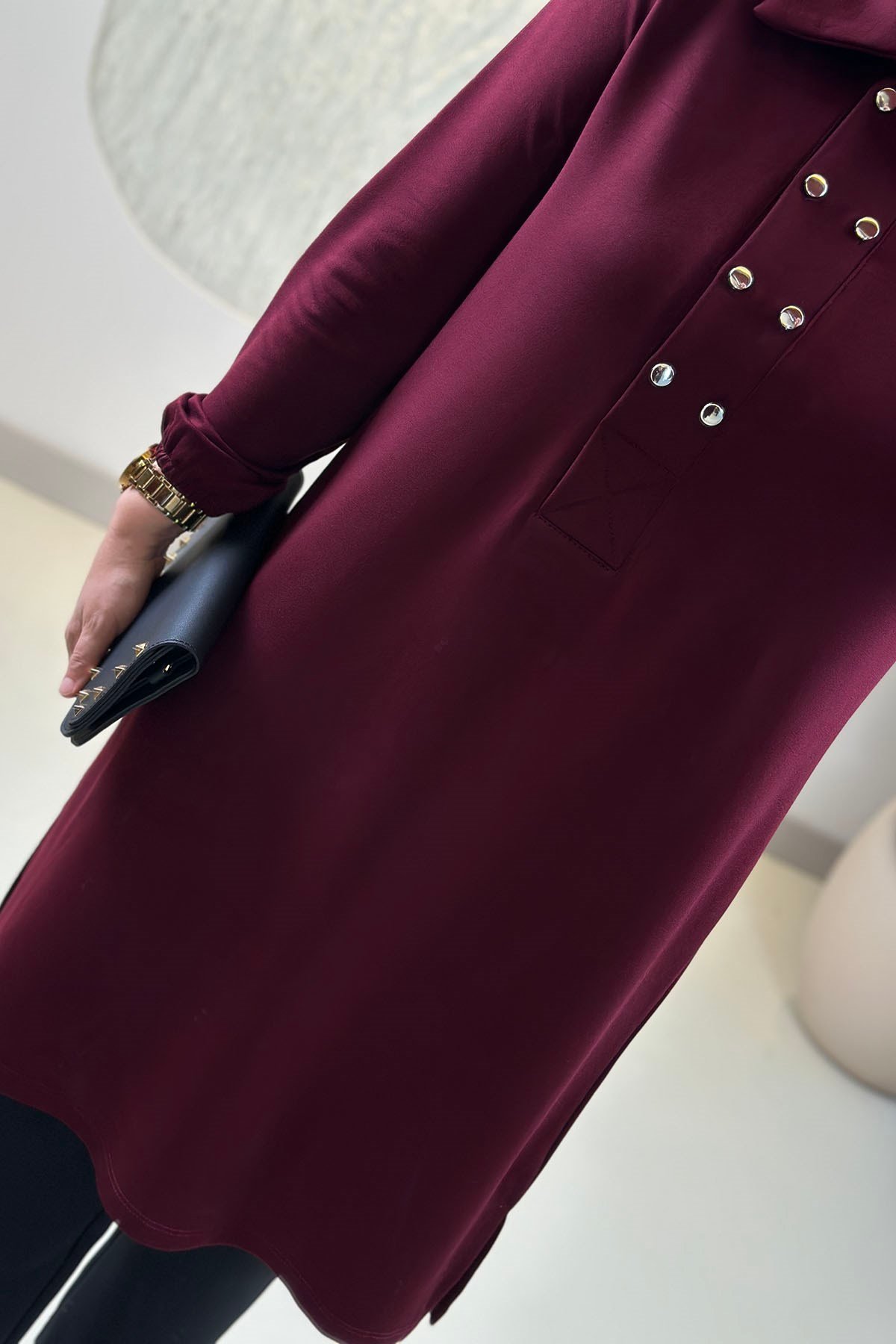 Tesettür Tunik ModelleriÖnü Yarım Çift Düğmeli Yakalı Kolu Büzgülü Kadın Tunik Bordo KADO 268184