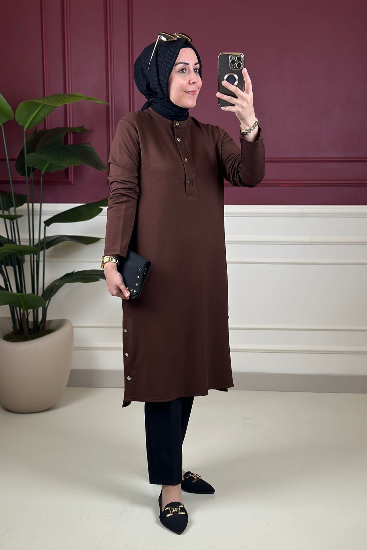 Tesettür Tunik ModelleriÖnü Yarım Düğmeli İnce Oysho Kadın Tunik Kahverengi KADO 268204