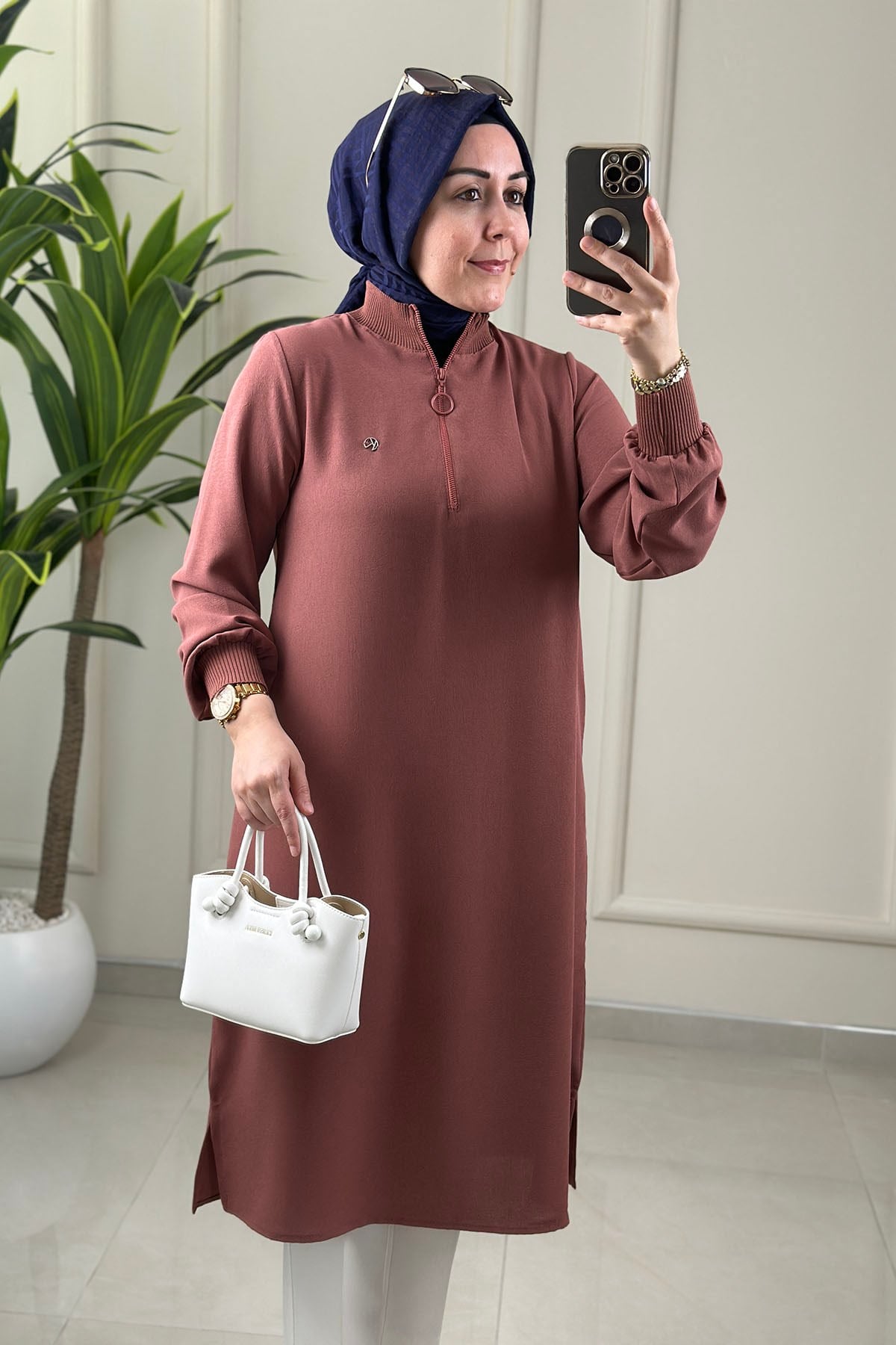 Tesettür Tunik ModelleriÖnü Yarım Fermuarlı Yaka ve Kol Ribanalı Kadın Tunik Gül Kurusu KADO 263918