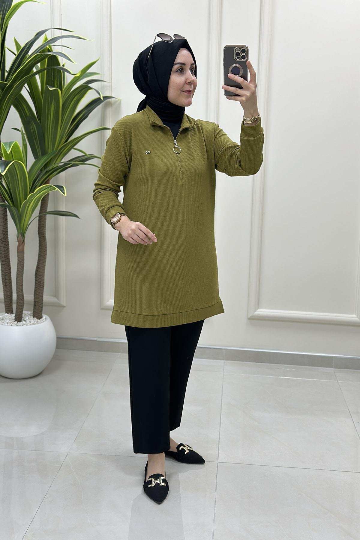 Tesettür Tunik ModelleriÖnü Yarım Fermuarlı Basic Örme Kadın Tunik Yağ Yeşili KADO 257094