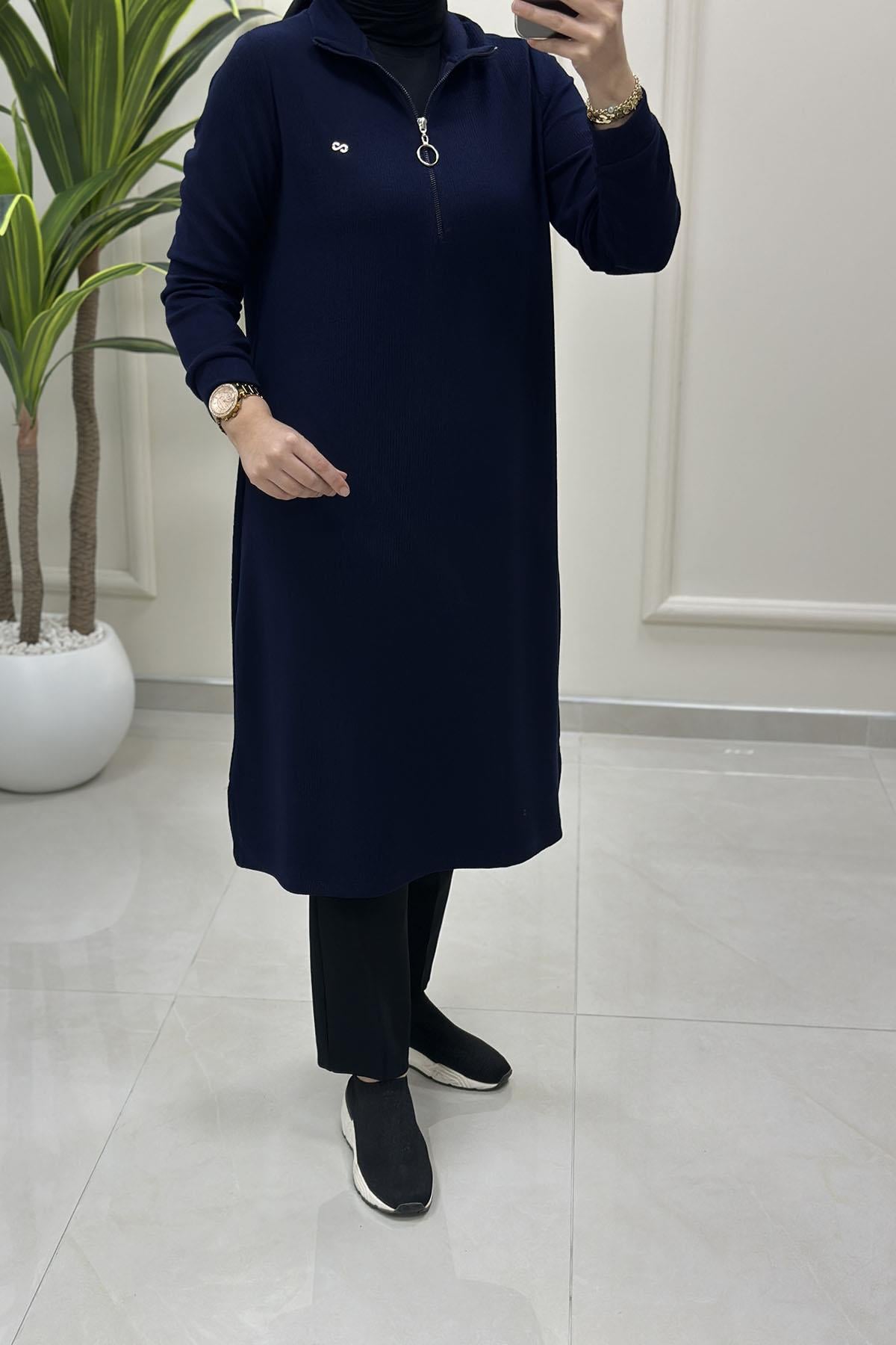 Tesettür Tunik ModelleriÖnü Yarım Fermuarlı Örme Kumaş Kadın Tunik Lacivert KADO 257100
