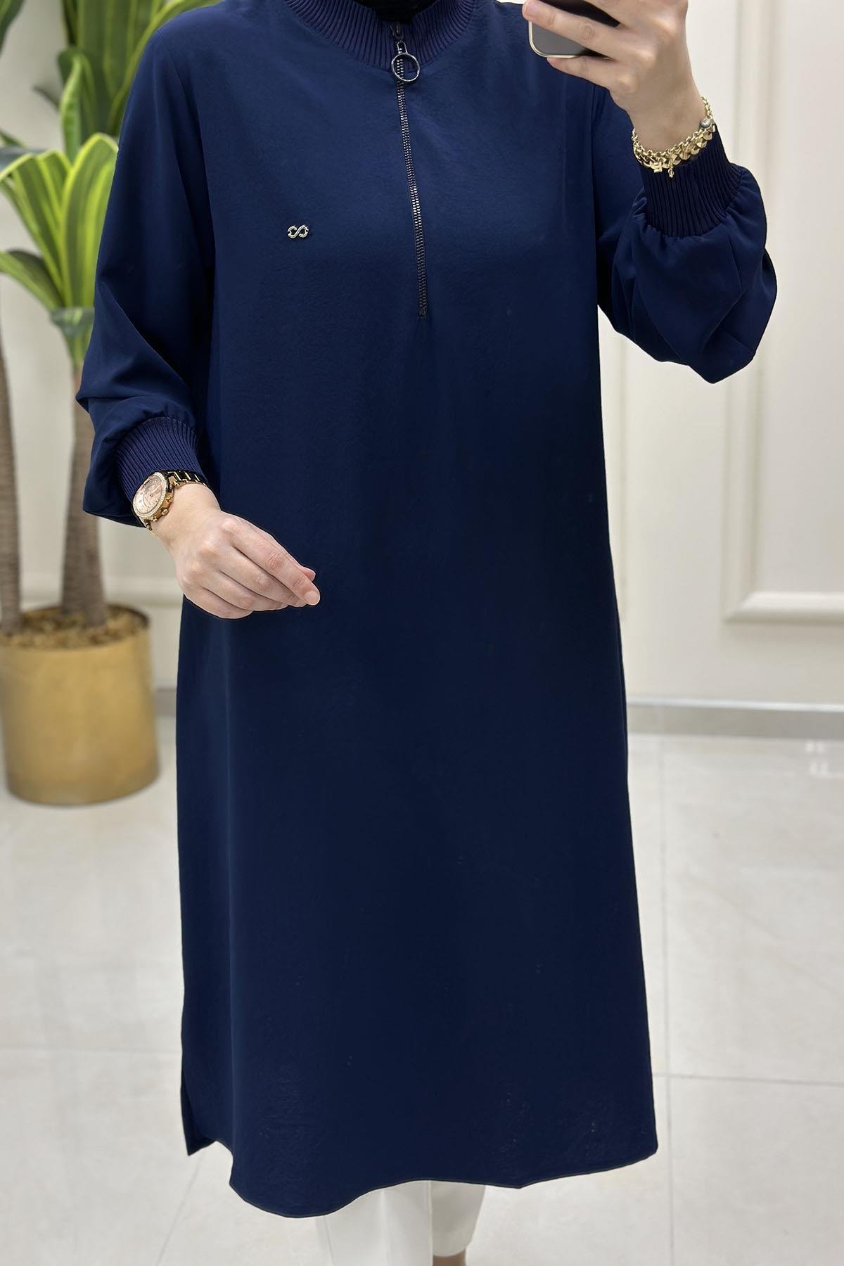 Tesettür Tunik ModelleriÖnü Yarım Fermuarlı Ribana Detaylı Kadın Tunik Lacivert KADO 251491