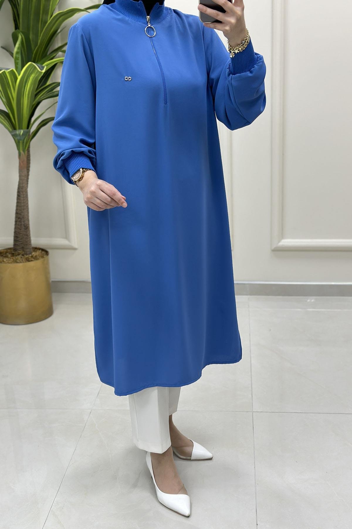 Tesettür Tunik ModelleriÖnü Yarım Fermuarlı Ribana Detaylı Kadın Tunik Mavi KADO 251491