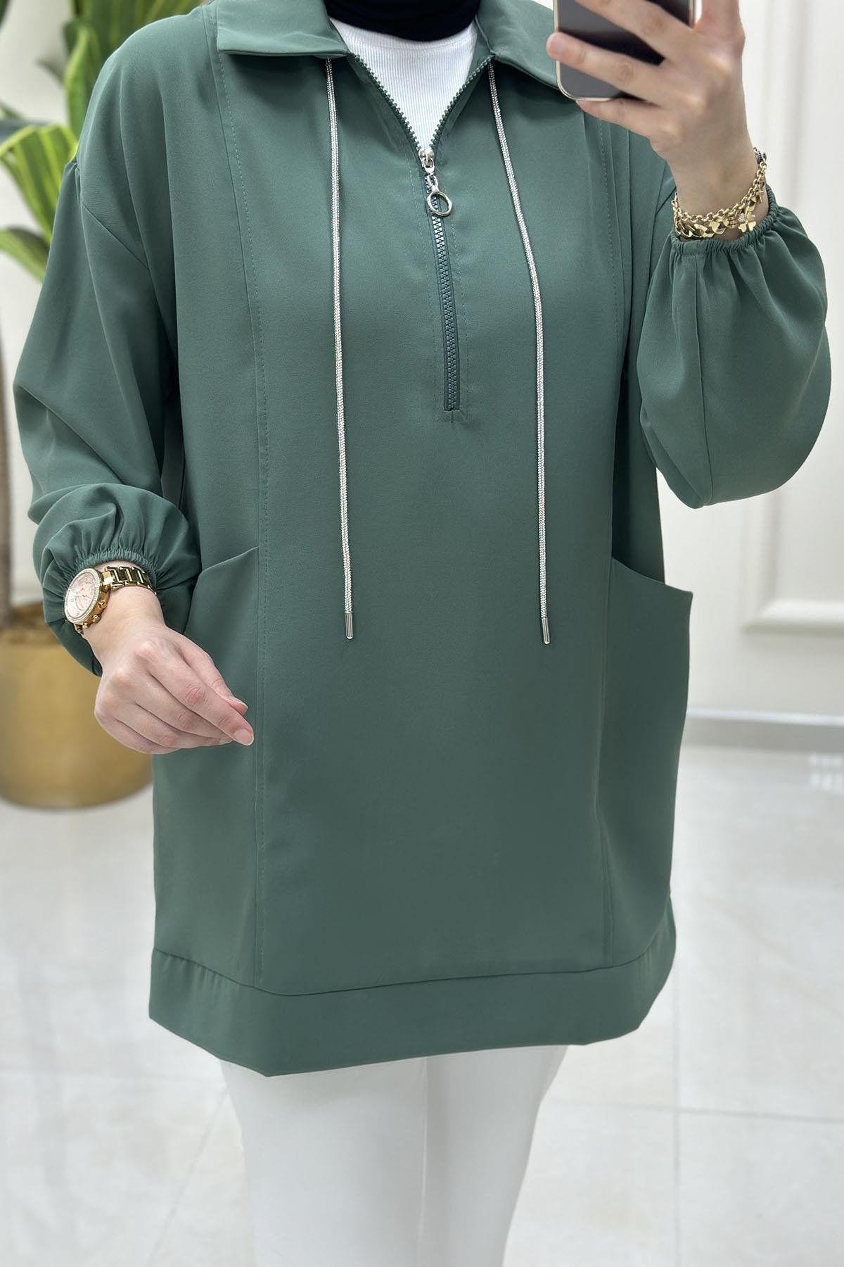 Tesettür Tunik ModelleriÖnü Yarım Fermuarlı Taş İp Detaylı Kadın Tunik Koyu Çağla Yeşili MSE 31901