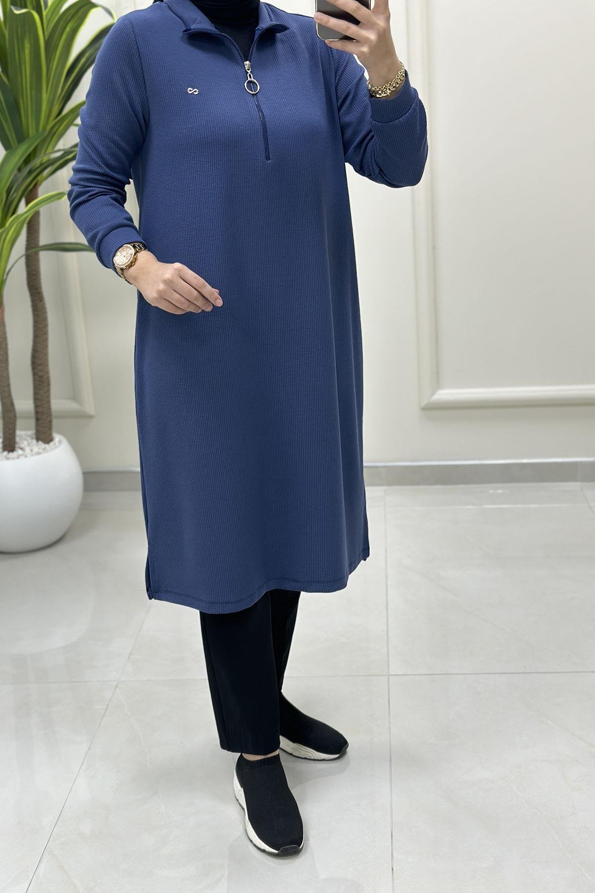 Tesettür Tunik ModelleriÖnü Yarım Fermuarlı Örme Kumaş Kadın Tunik İndigo KADO 257100
