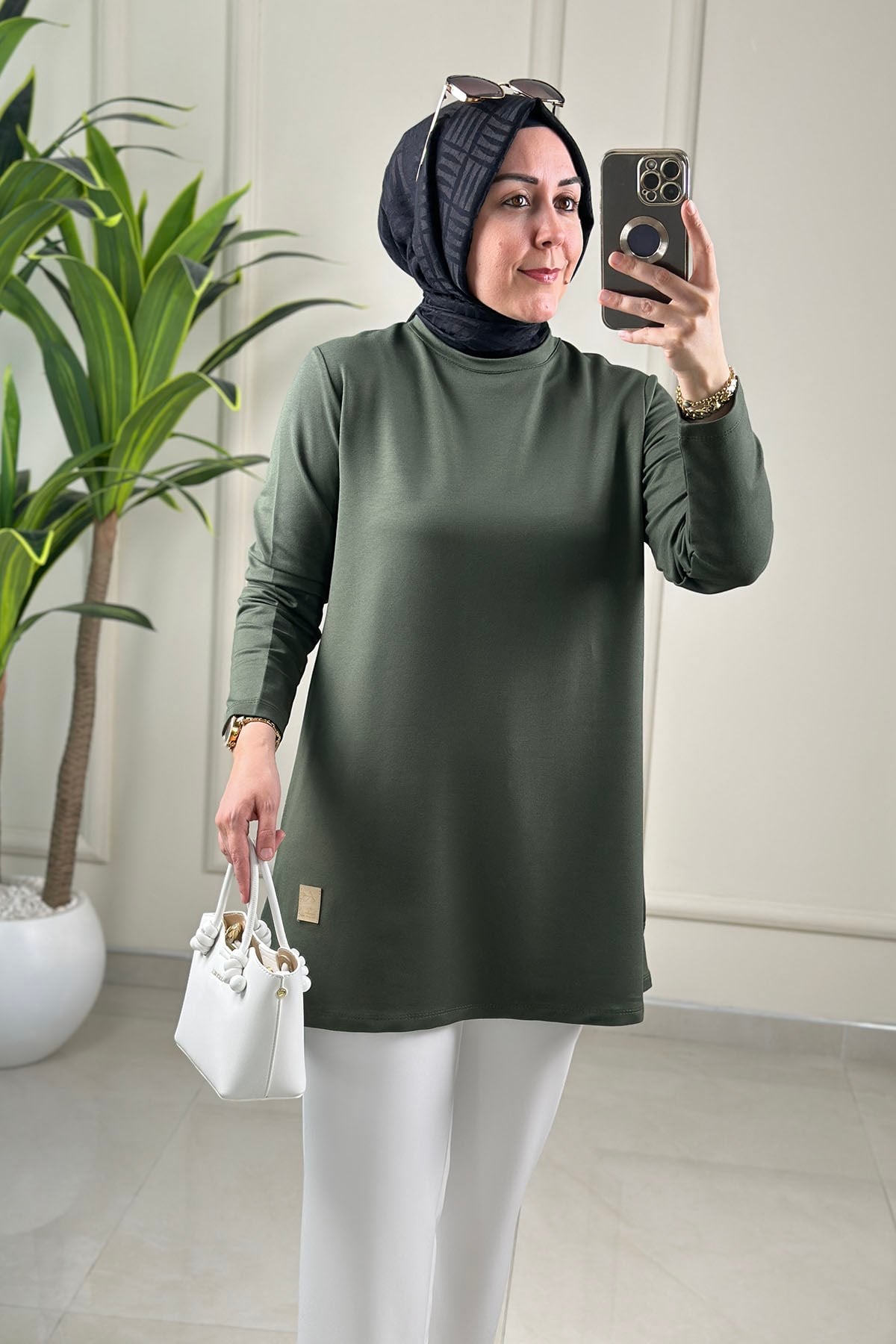 Tesettür Tunik ModelleriOysho Önü Armalı Basic Kadın Tunik Haki KADO 9218