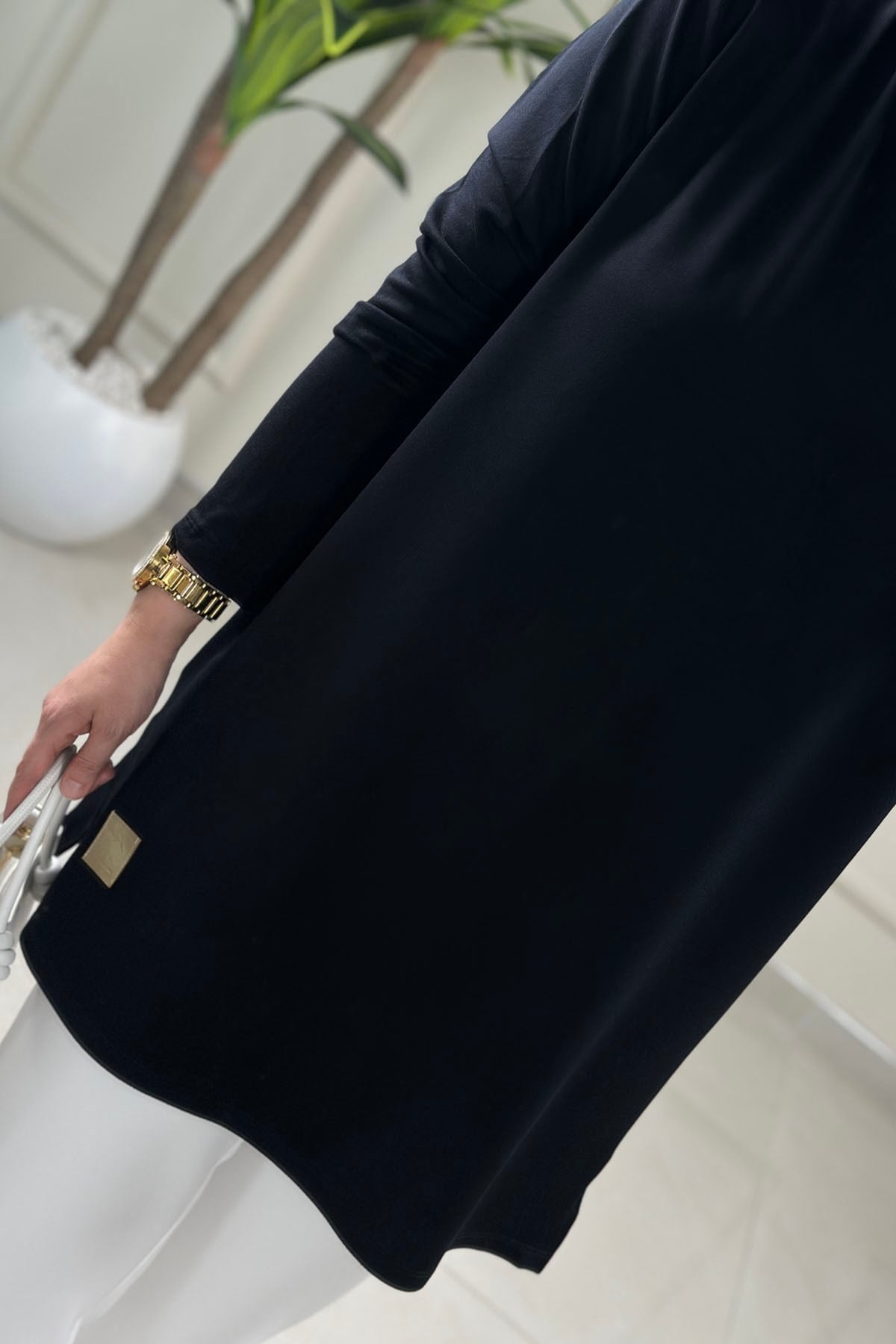 Tesettür Tunik ModelleriOysho Önü Armalı Basic Kadın Tunik Siyah KADO 9218