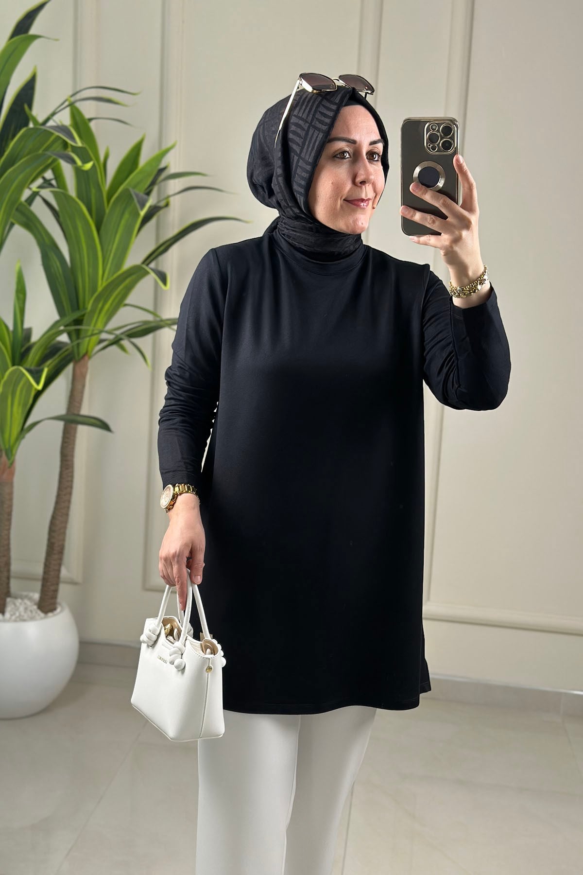 Tesettür Tunik ModelleriOysho Önü Armalı Basic Kadın Tunik Siyah KADO 9218