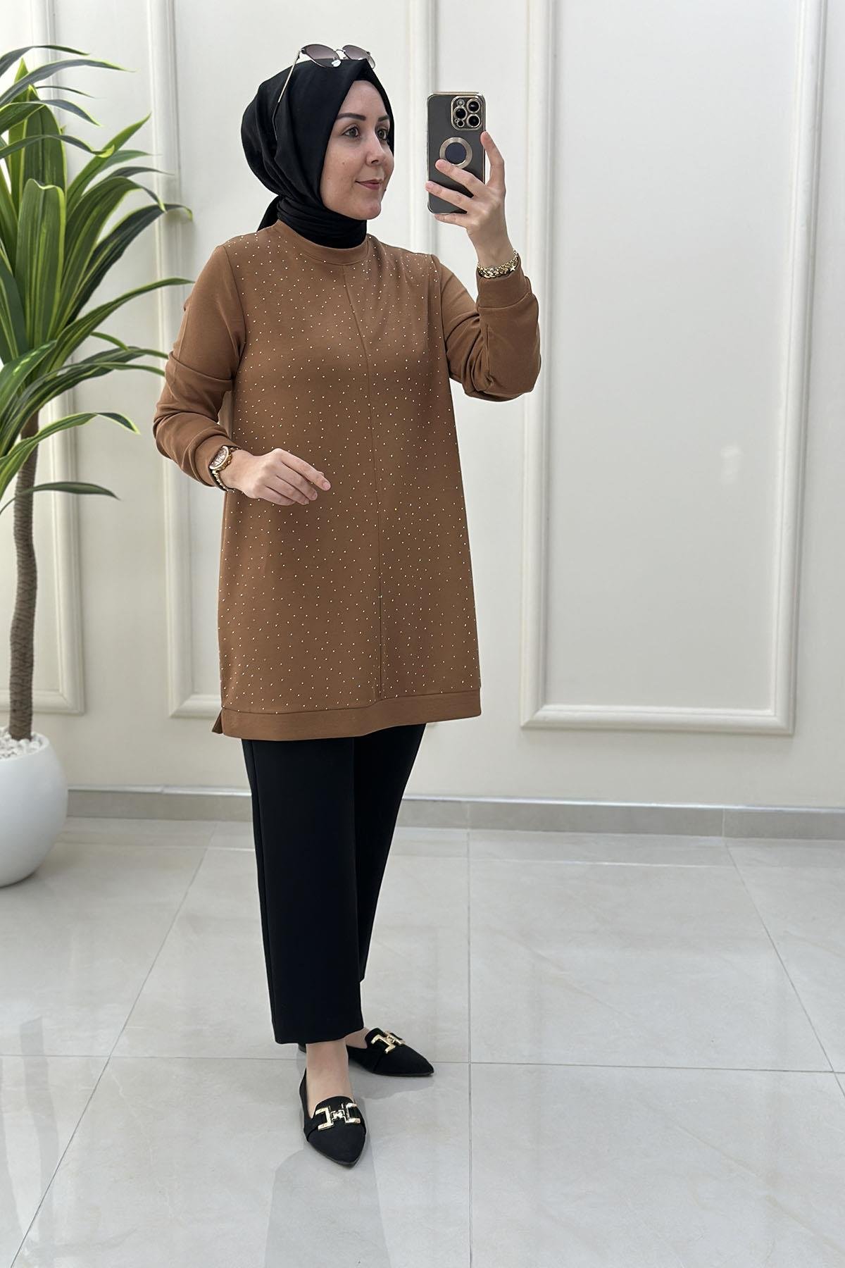 Tesettür Tunik ModelleriOysho Önü Serpme Taş Detaylı Kadın Tunik Taba KADO 257431