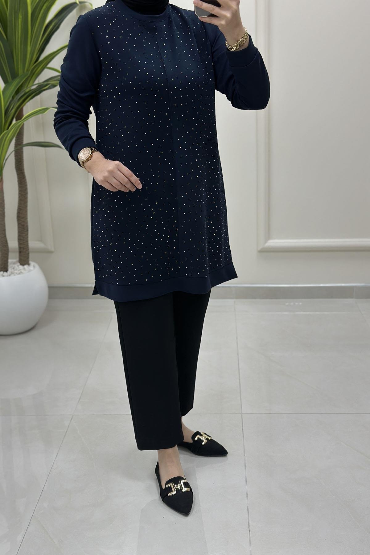 Tesettür Tunik ModelleriOysho Önü Serpme Taş Detaylı Kadın Tunik Lacivert KADO 257431