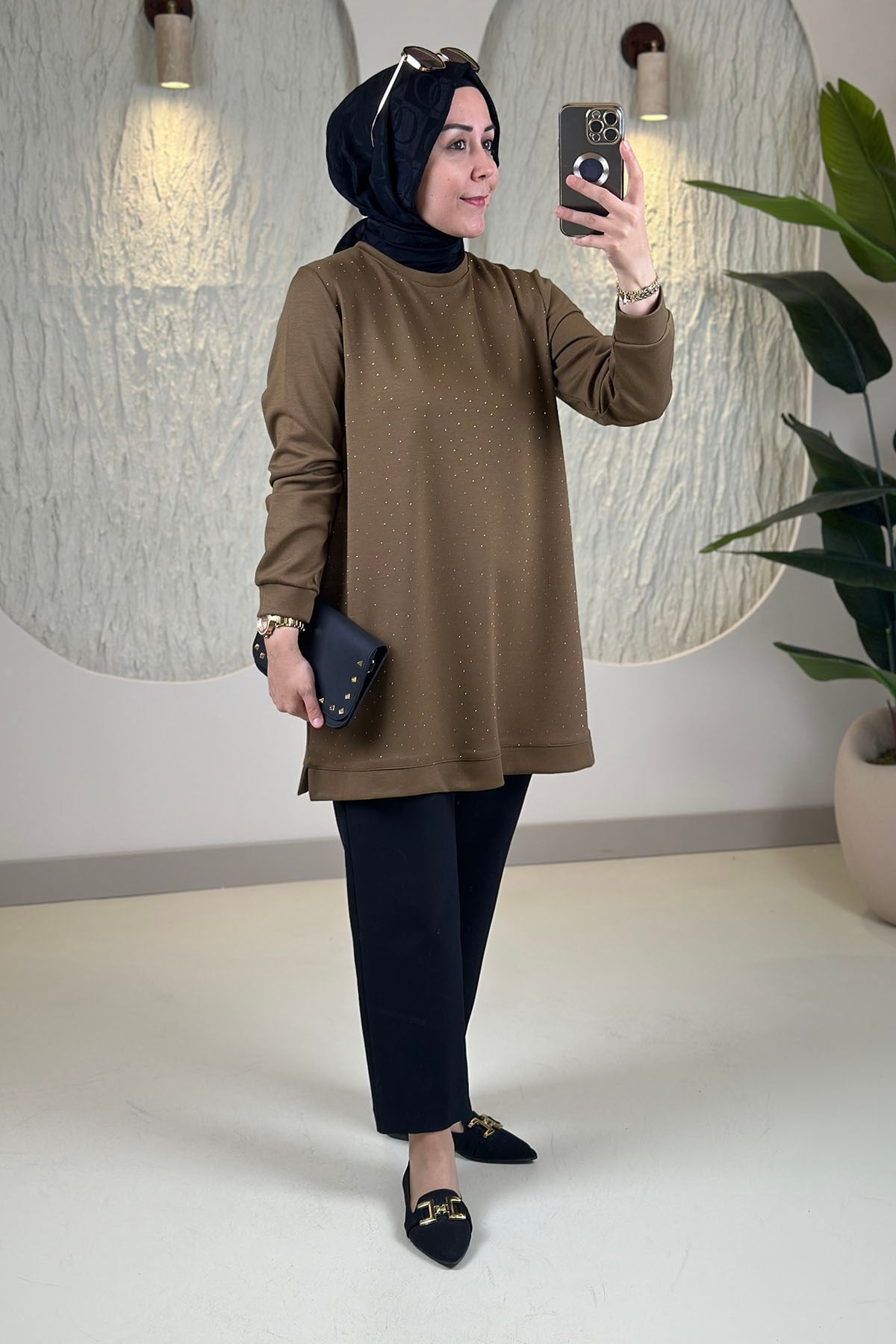 Tesettür Tunik ModelleriOysho Önü Serpme Taş Detaylı Kadın Tunik Yağ Yeşili KADO 268496