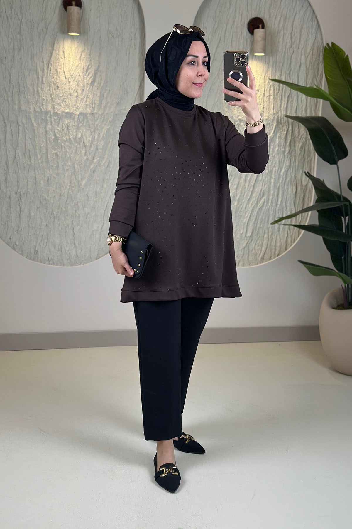 Tesettür Tunik ModelleriOysho Önü Serpme Taş Detaylı Kadın Tunik Acı Kahve KADO 268496