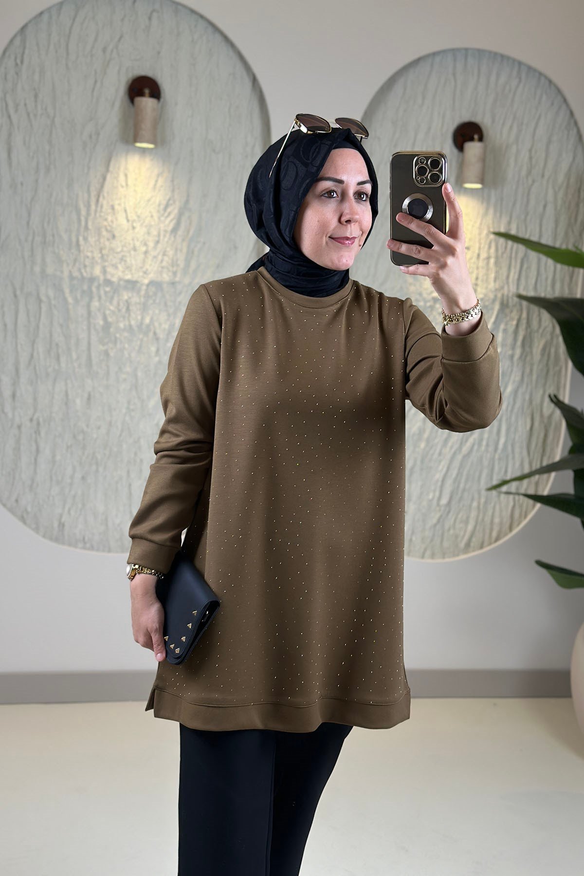 Tesettür Tunik ModelleriOysho Önü Serpme Taş Detaylı Kadın Tunik Yağ Yeşili KADO 268496