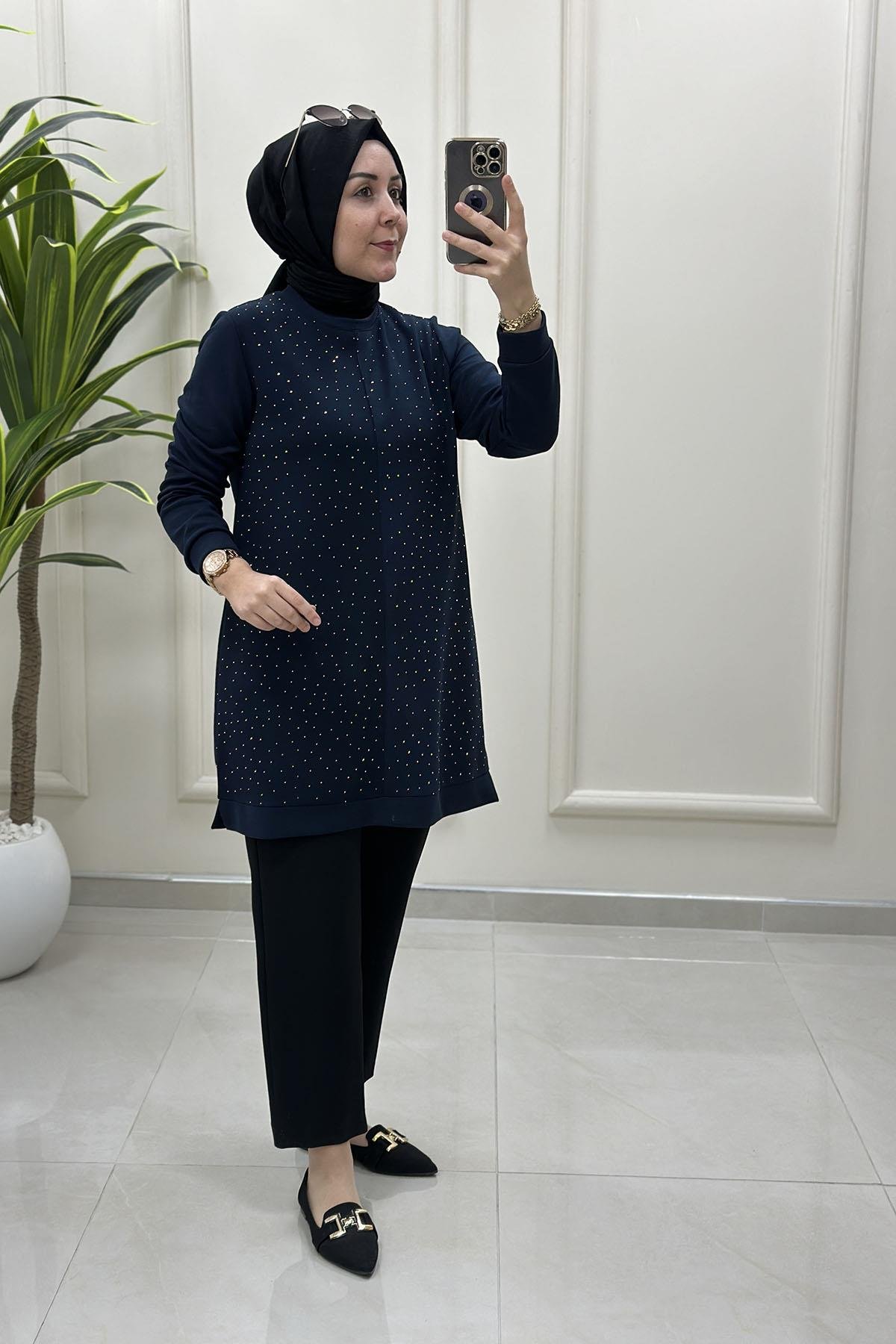 Tesettür Tunik ModelleriOysho Önü Serpme Taş Detaylı Kadın Tunik Lacivert KADO 257431