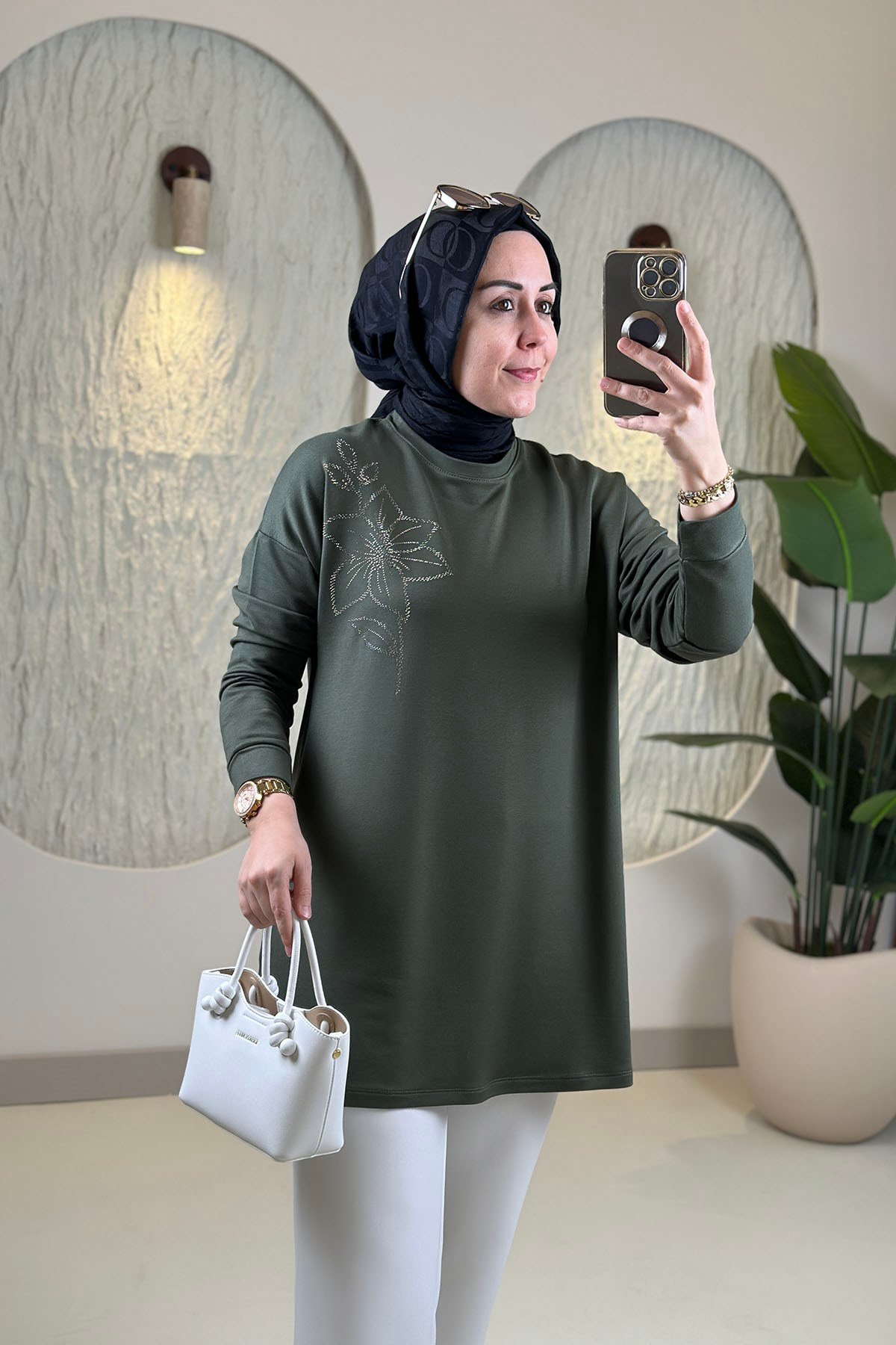 Tesettür Tunik ModelleriOysho Taş Detaylı Düşük Omuz Kadın Tunik Haki KADO 268198