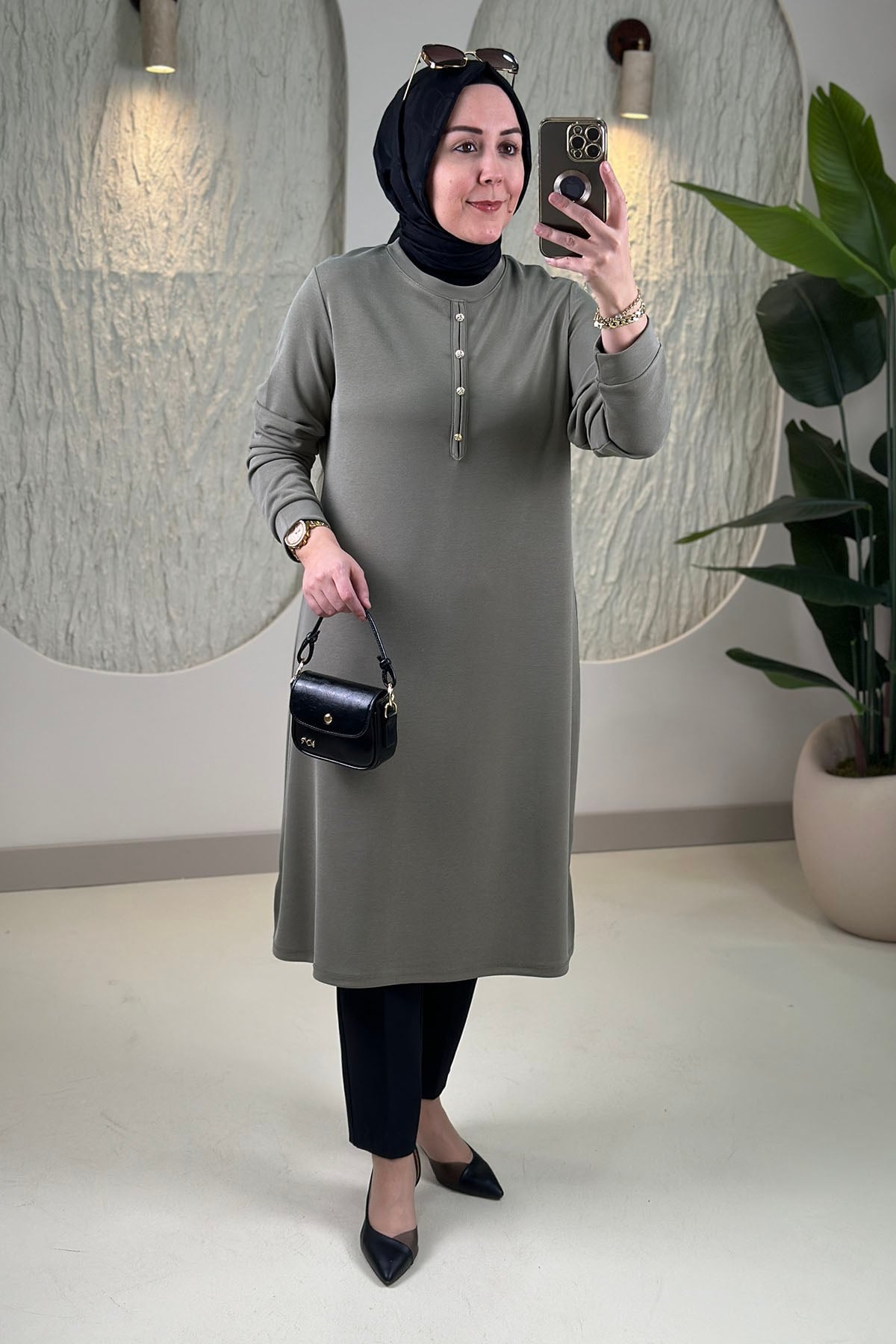 Tesettür Tunik ModelleriPike Kumaş Önü Biye Düğmeli Kadın Tunik Yeşil KADO 268262