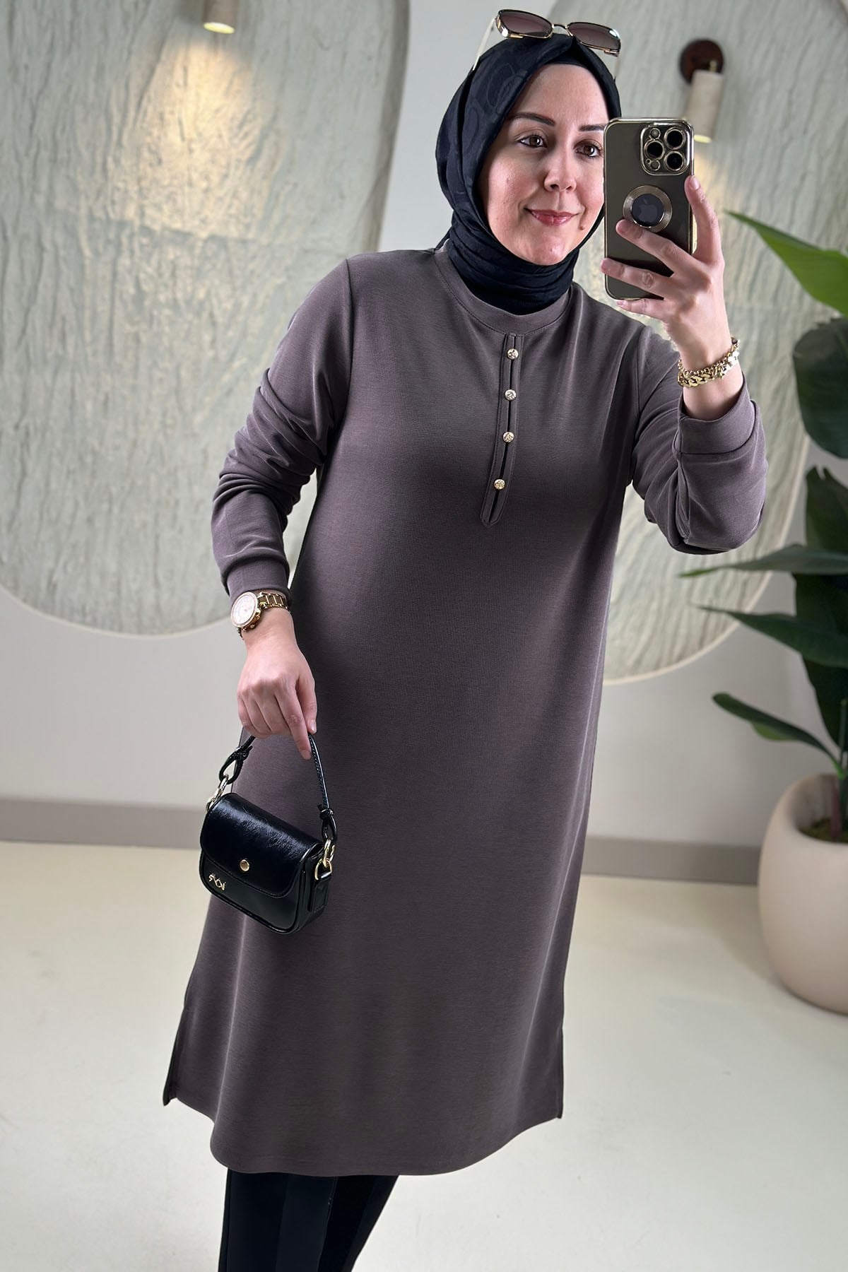 Tesettür Tunik ModelleriPike Kumaş Önü Biye Düğmeli Kadın Tunik Kahverengi KADO 268262