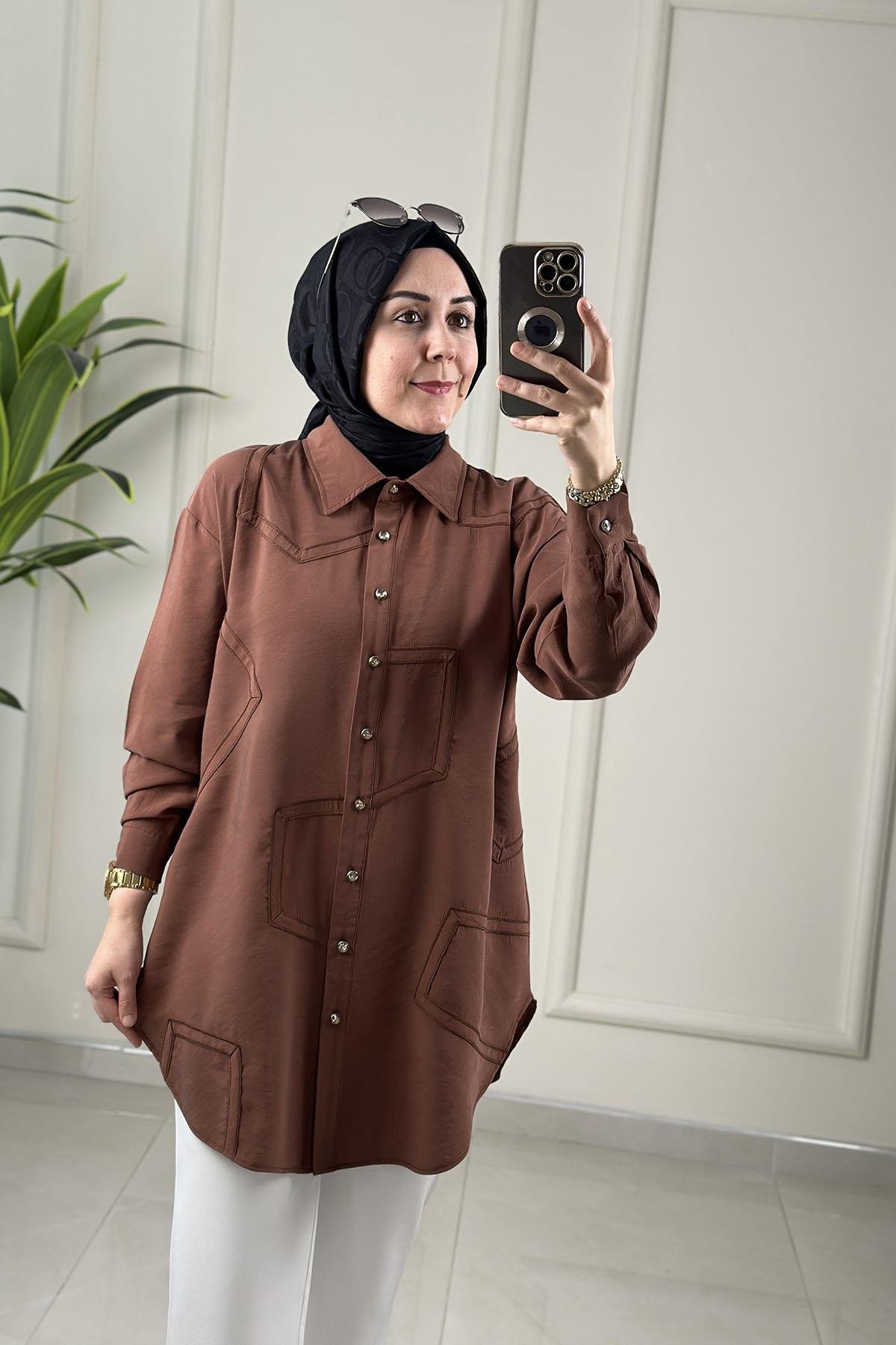 Tesettür Tunik ModelleriQupra Önü Düğmeli Düşük Omuz Kadın Tunik Kahverengi KADO 262230