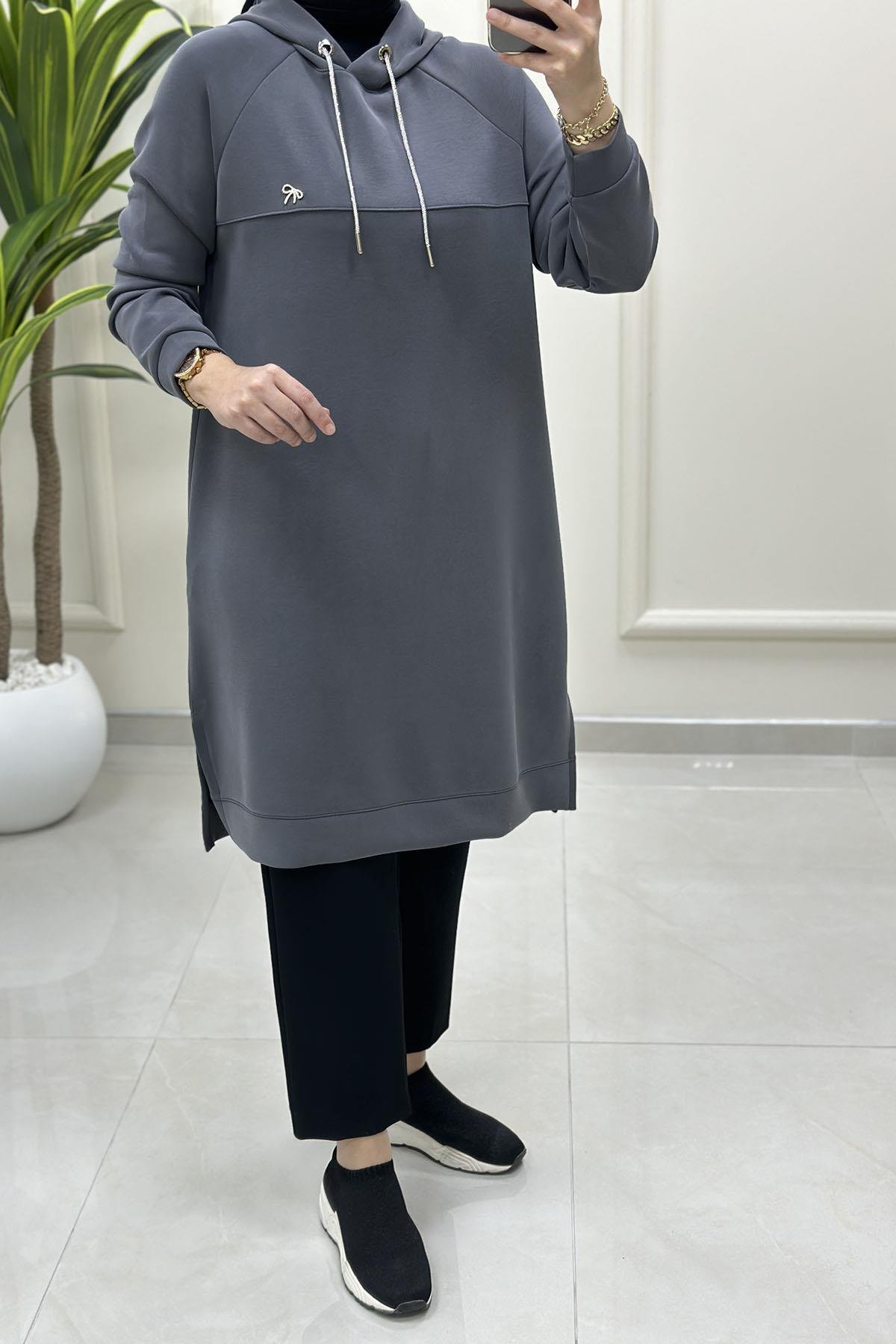 Tesettür Tunik ModelleriReglan Kol Aksesuar Detaylı Oysho Kadın Tunik Gri KADO 257539