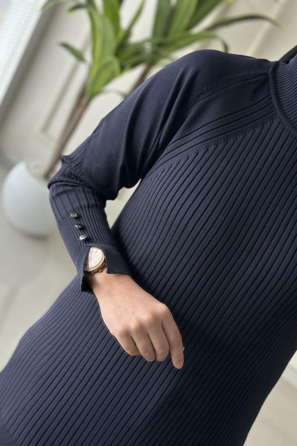 Tesettür Tunik ModelleriReglan Kol Düğme Detaylı Kadın Triko Tunik Lacivert KADO 2725147