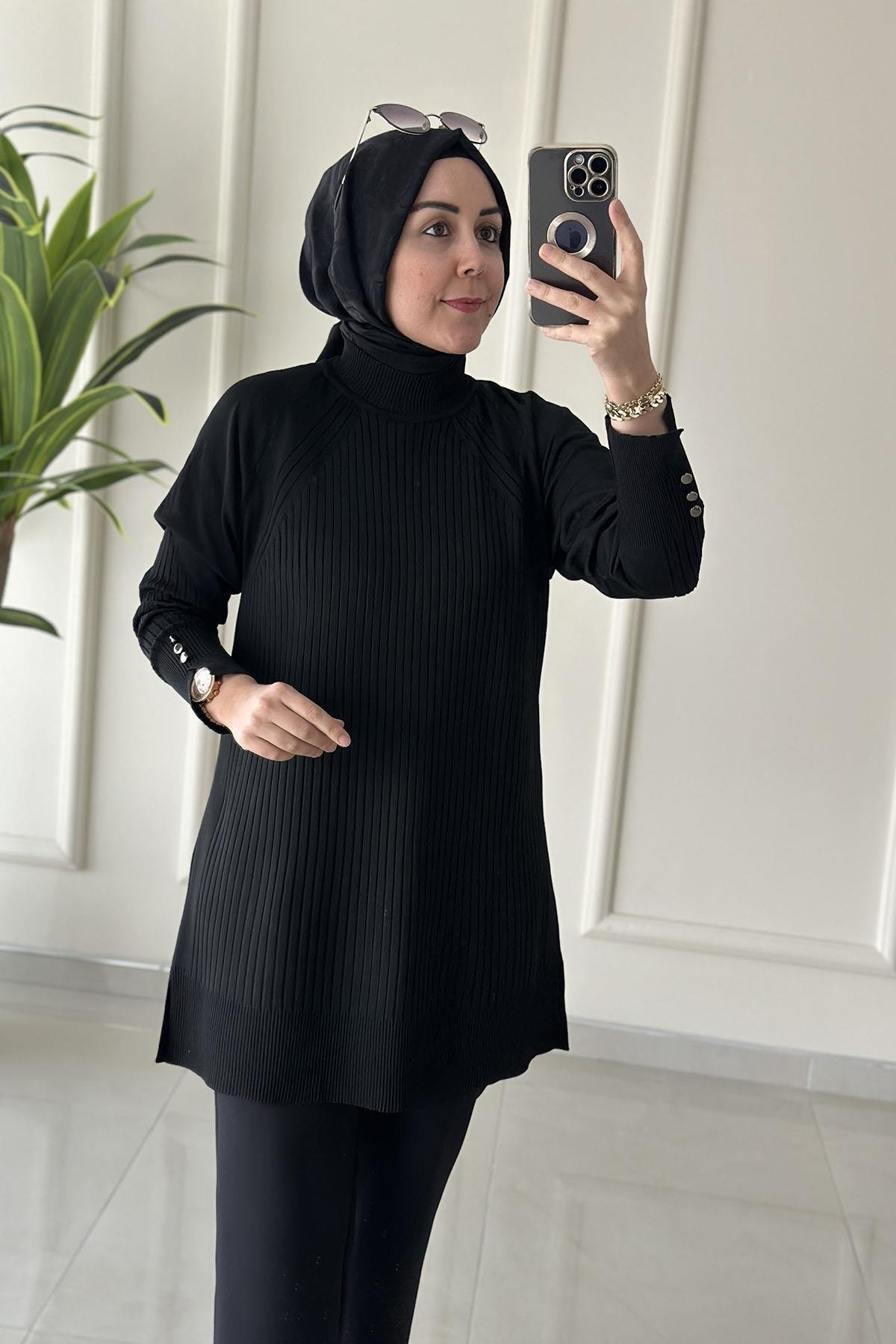 Tesettür Tunik ModelleriReglan Kol Düğme Detaylı Kadın Triko Tunik Siyah KADO 2725147