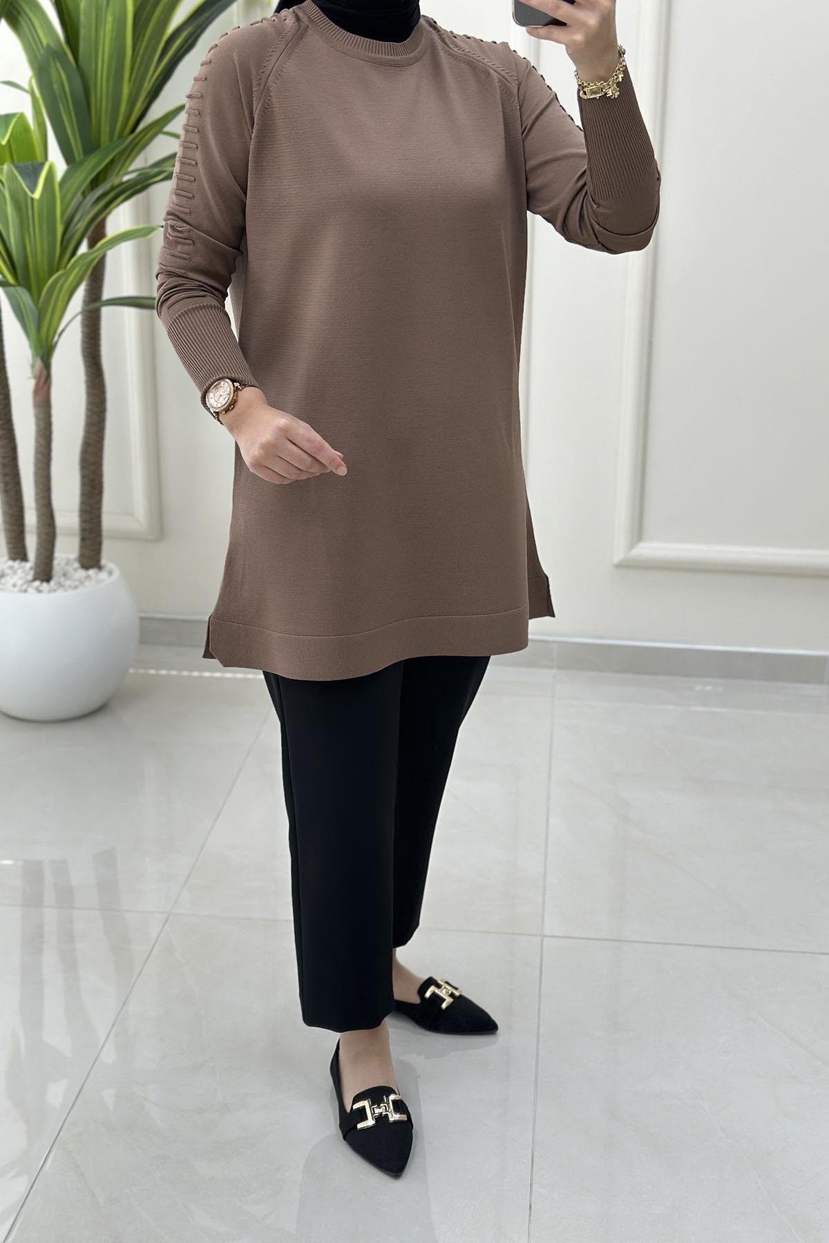 Tesettür Tunik ModelleriReglan Kol Gofralı Kadın Merserize Triko Tunik Koyu Vizon MLH 5035