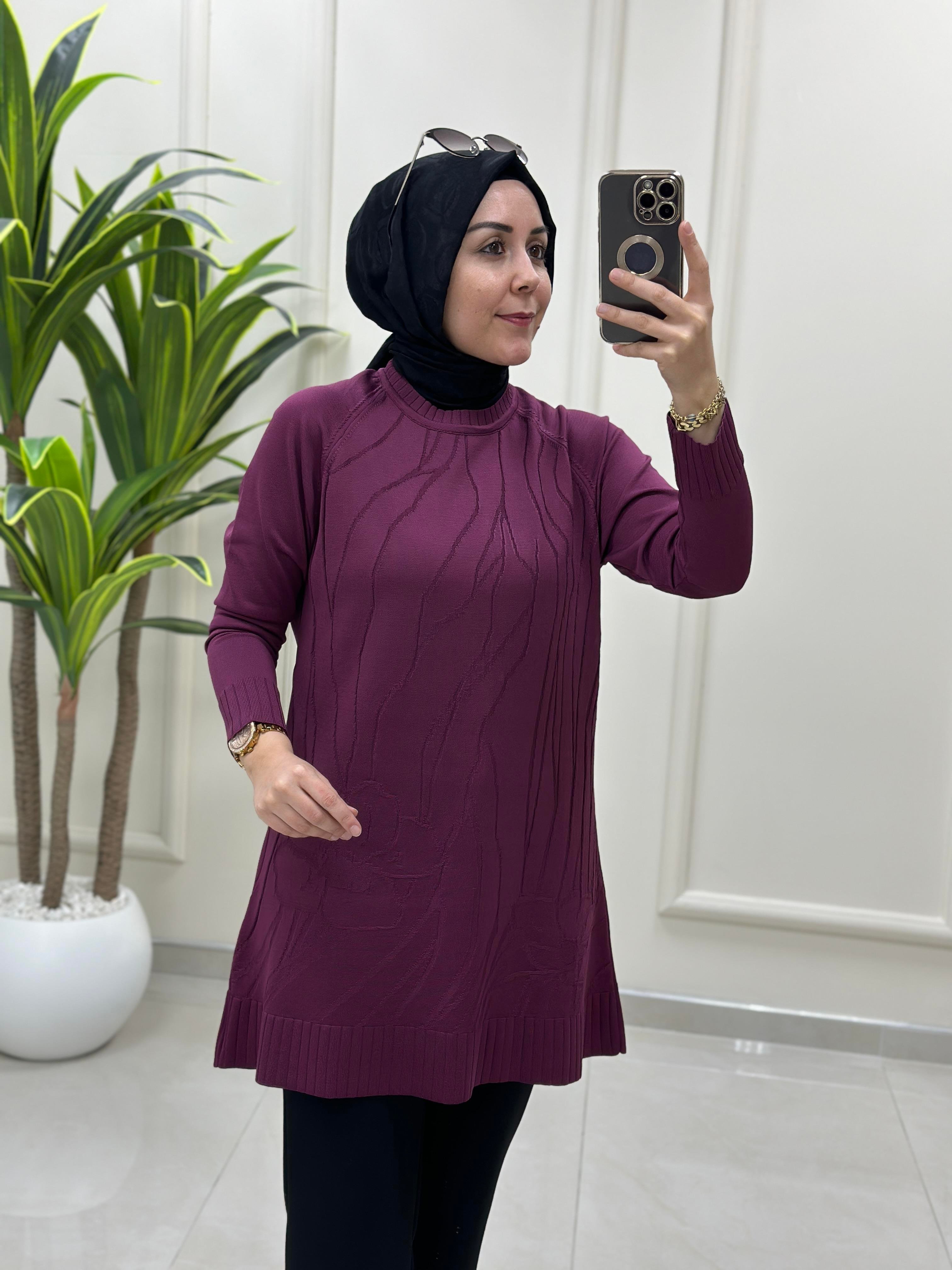Tesettür Tunik ModelleriReglan Kol Kendinden Desenli Kadın Triko Tunik Mürdüm KADO 2725103