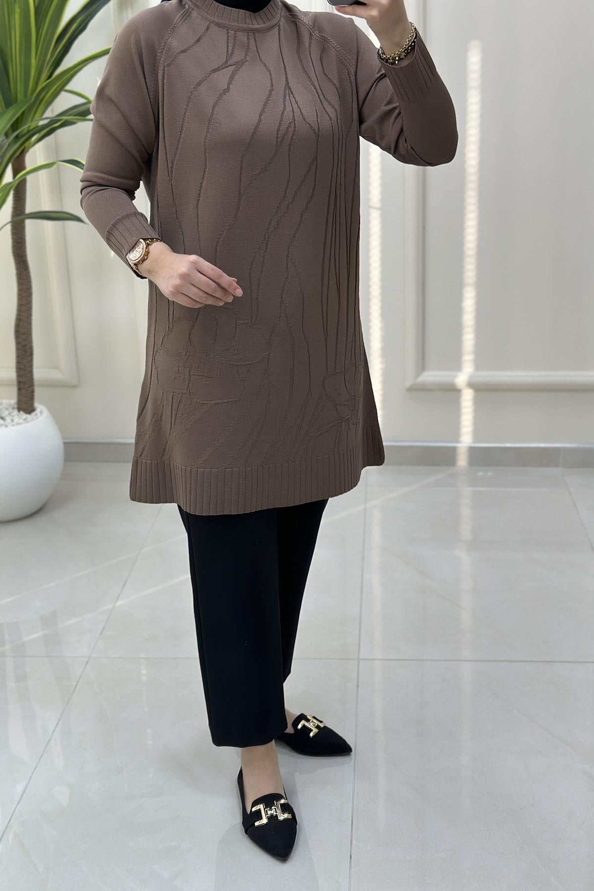 Tesettür Tunik ModelleriReglan Kol Kendinden Desenli Kadın Triko Tunik Koyu Vizon KADO 2725103