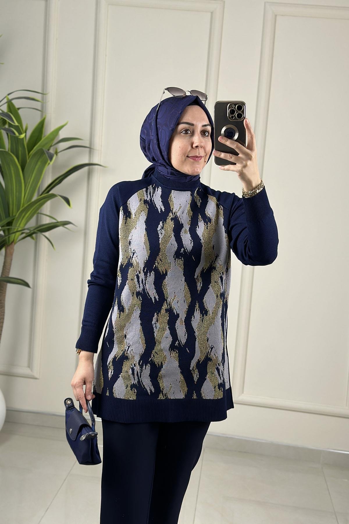 Tesettür Tunik ModelleriReglan Kol Önü Desenli Kadın Triko Tunik Lacivert SRY 6106