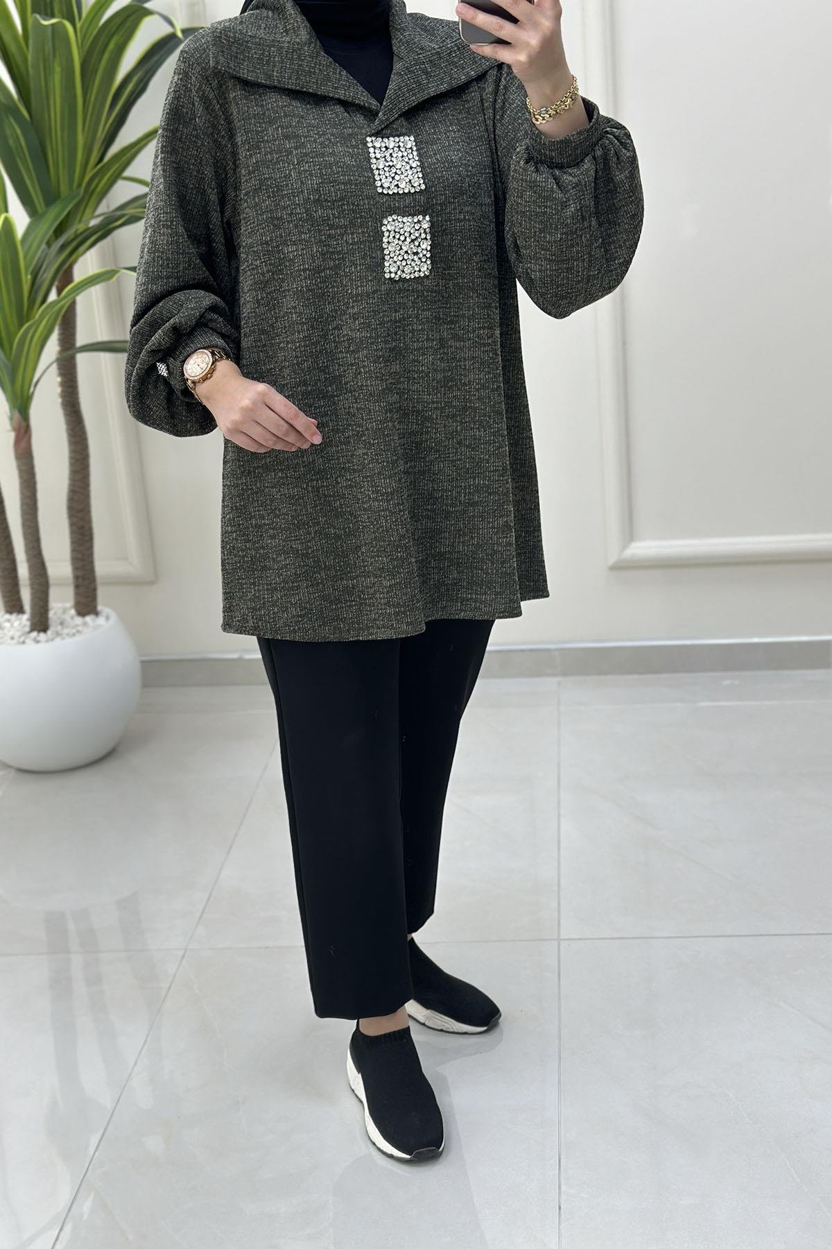 Tesettür Tunik ModelleriŞal Yaka Taş Detaylı Balon Kol Kadın Örme Tunik Haki MSE 3232