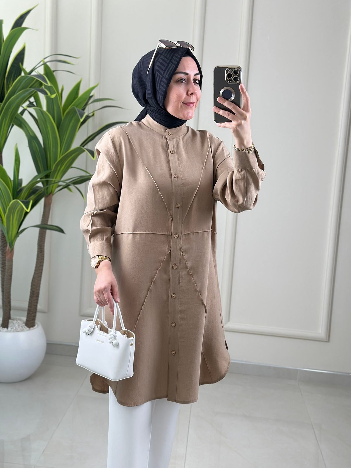 Tesettür Tunik ModelleriTensel Önü Düğmeli Biye Detaylı Kadın Tunik Bej MGZN 4325