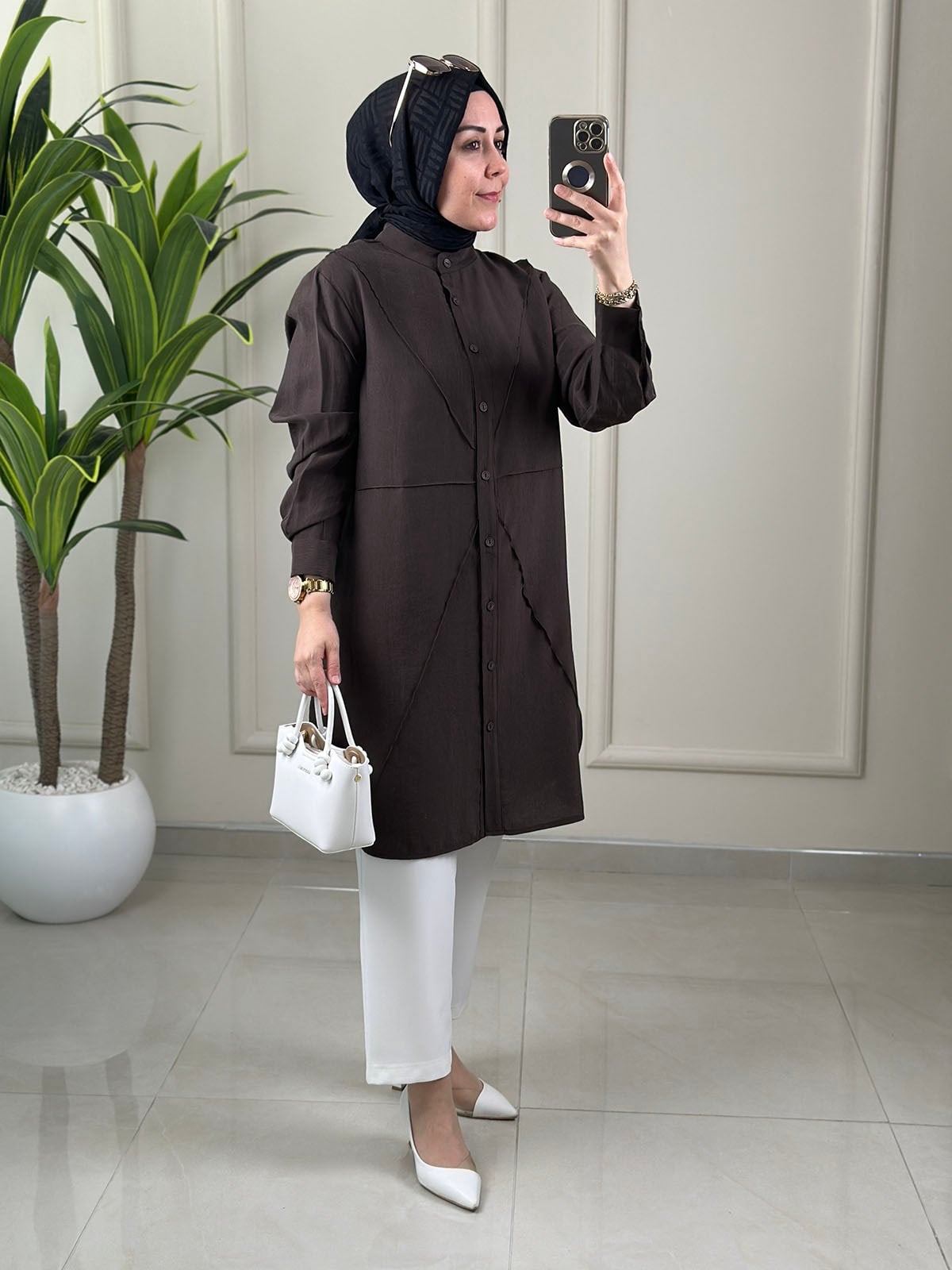 Tesettür Tunik ModelleriTensel Önü Düğmeli Biye Detaylı Kadın Tunik Kahverengi MGZN 4325