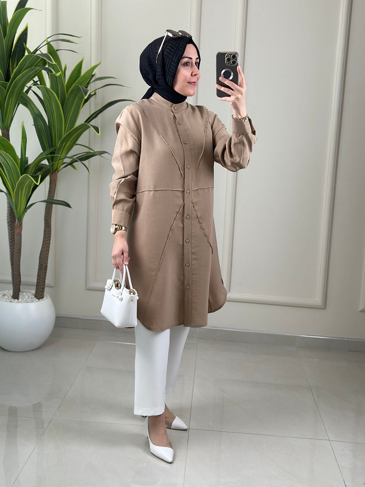 Tesettür Tunik ModelleriTensel Önü Düğmeli Biye Detaylı Kadın Tunik Bej MGZN 4325