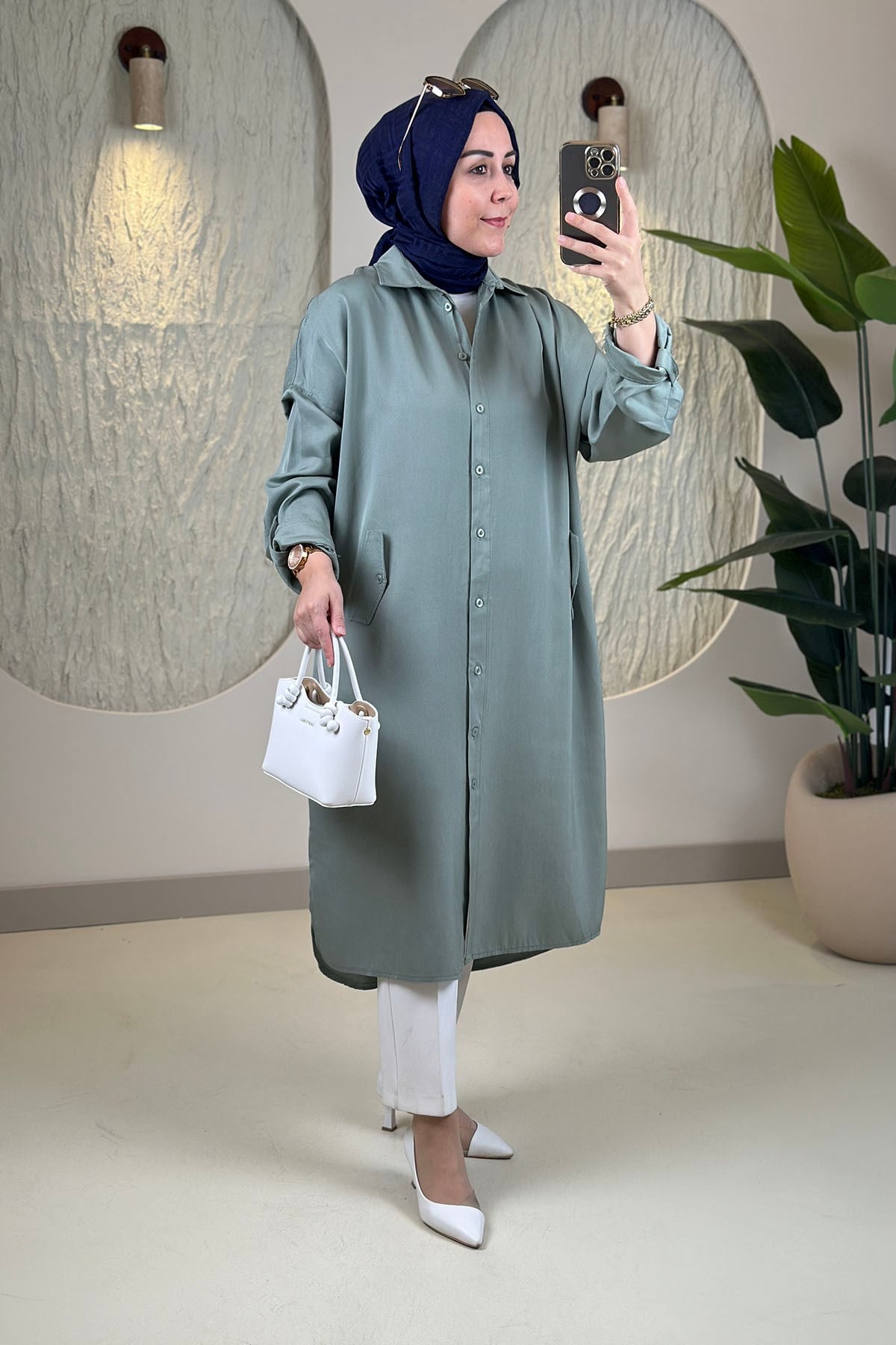Tesettür Tunik ModelleriTensel Önü Düğmeli Katlama Kol Kadın Tunik Çağla Yeşili EYL 1980