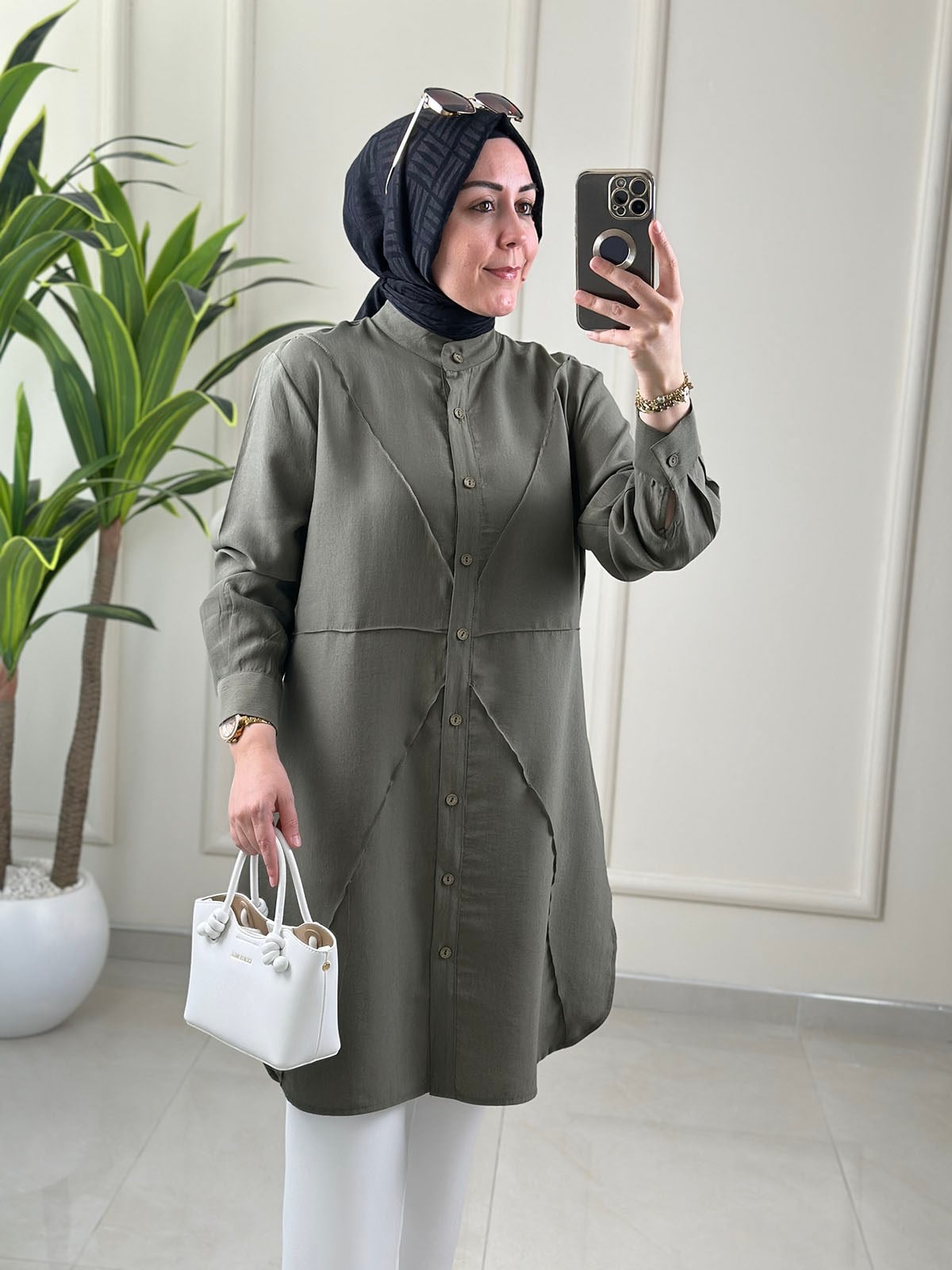 Tesettür Tunik ModelleriTensel Önü Düğmeli Biye Detaylı Kadın Tunik Haki MGZN 4325