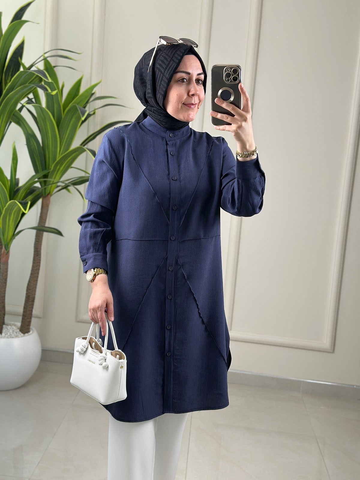 Tesettür Tunik ModelleriTensel Önü Düğmeli Biye Detaylı Kadın Tunik Lacivert MGZN 4325