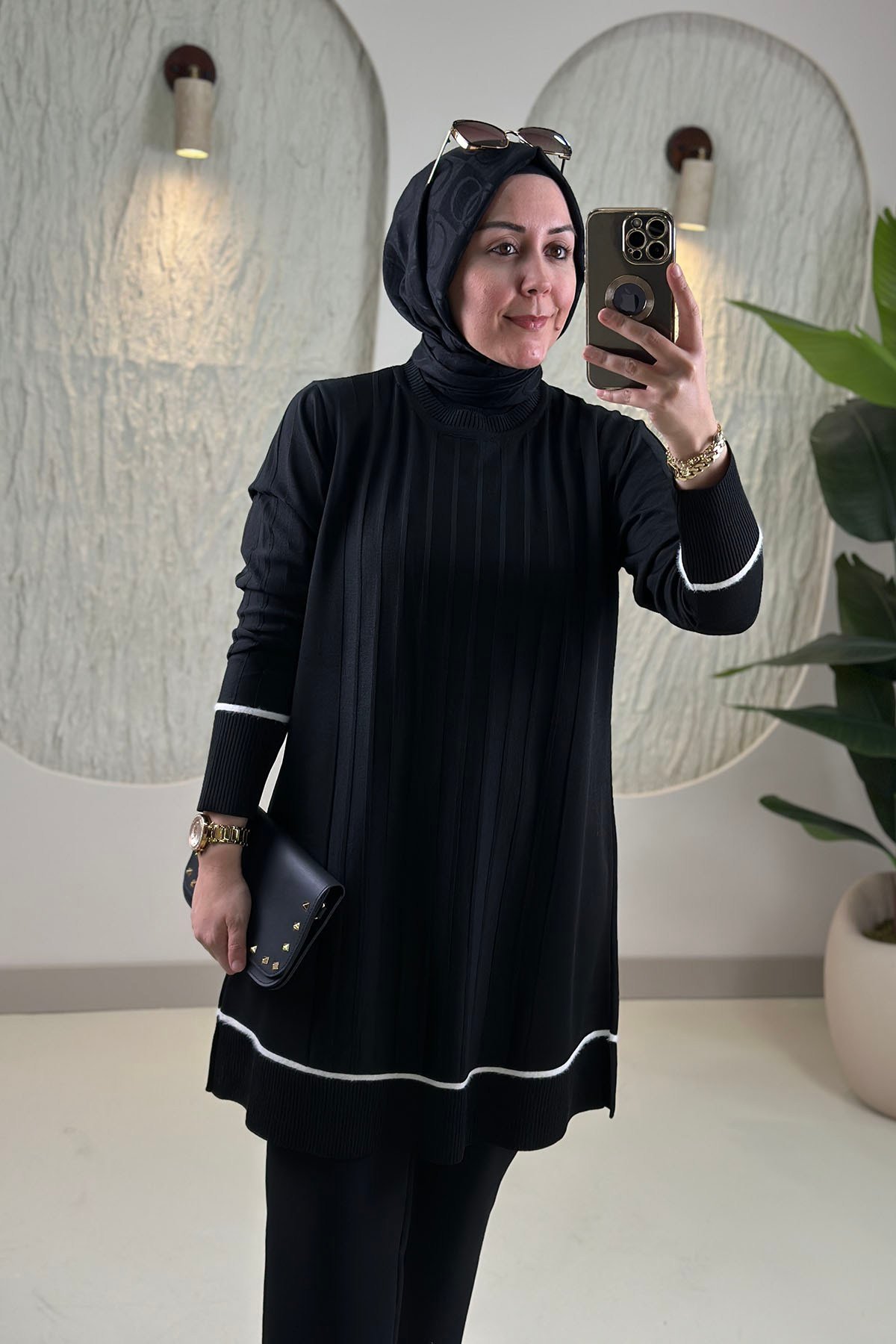 Tesettür Tunik ModelleriTriko Renk Garnili Kendinden Çizgili Kadın Tunik Siyah KADO 2726072